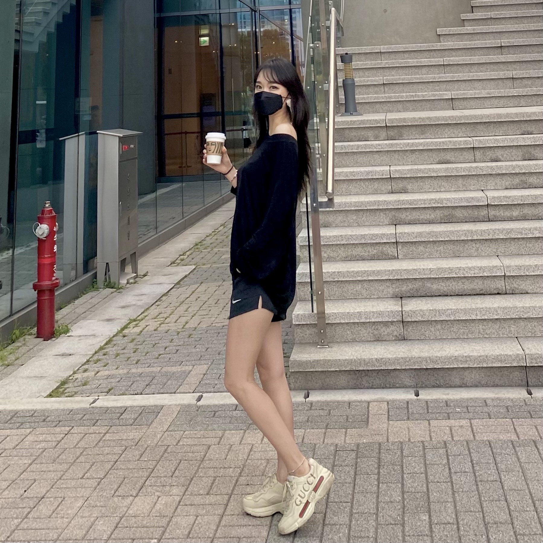 (W) Gucci Rhyton Leather Sneakers Logo, Gucci Rhyton Leather Sneakers Logo 착용 스타일 - 2