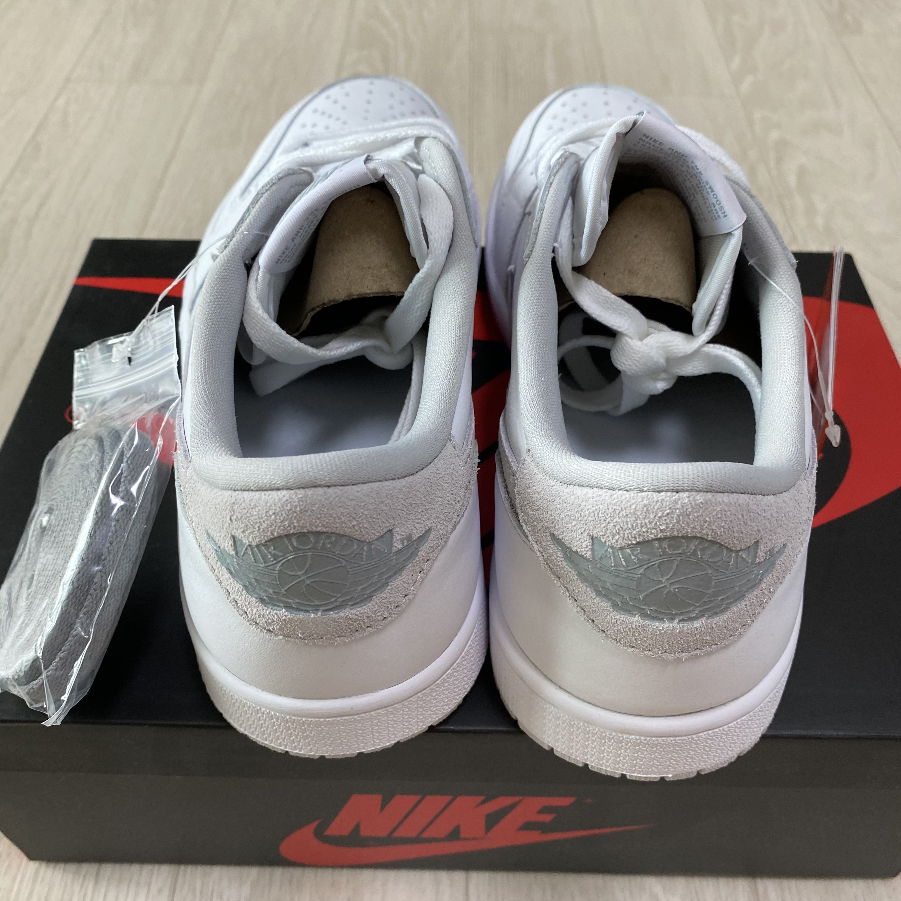 Jordan 1 Low OG Neutral Grey 착용 스타일 - 5