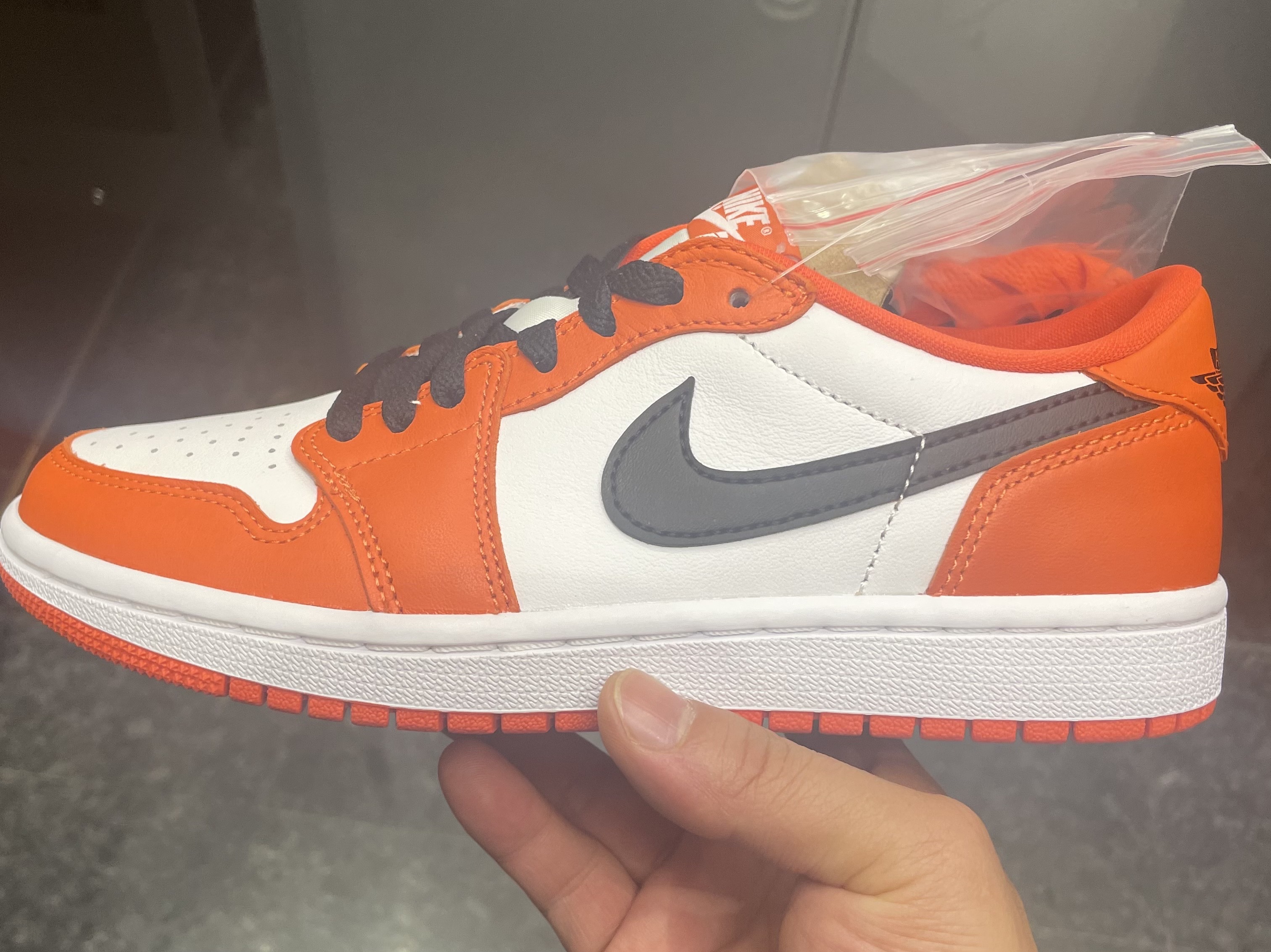 (W) Jordan 1 Low OG Starfish 착용 스타일 - 1