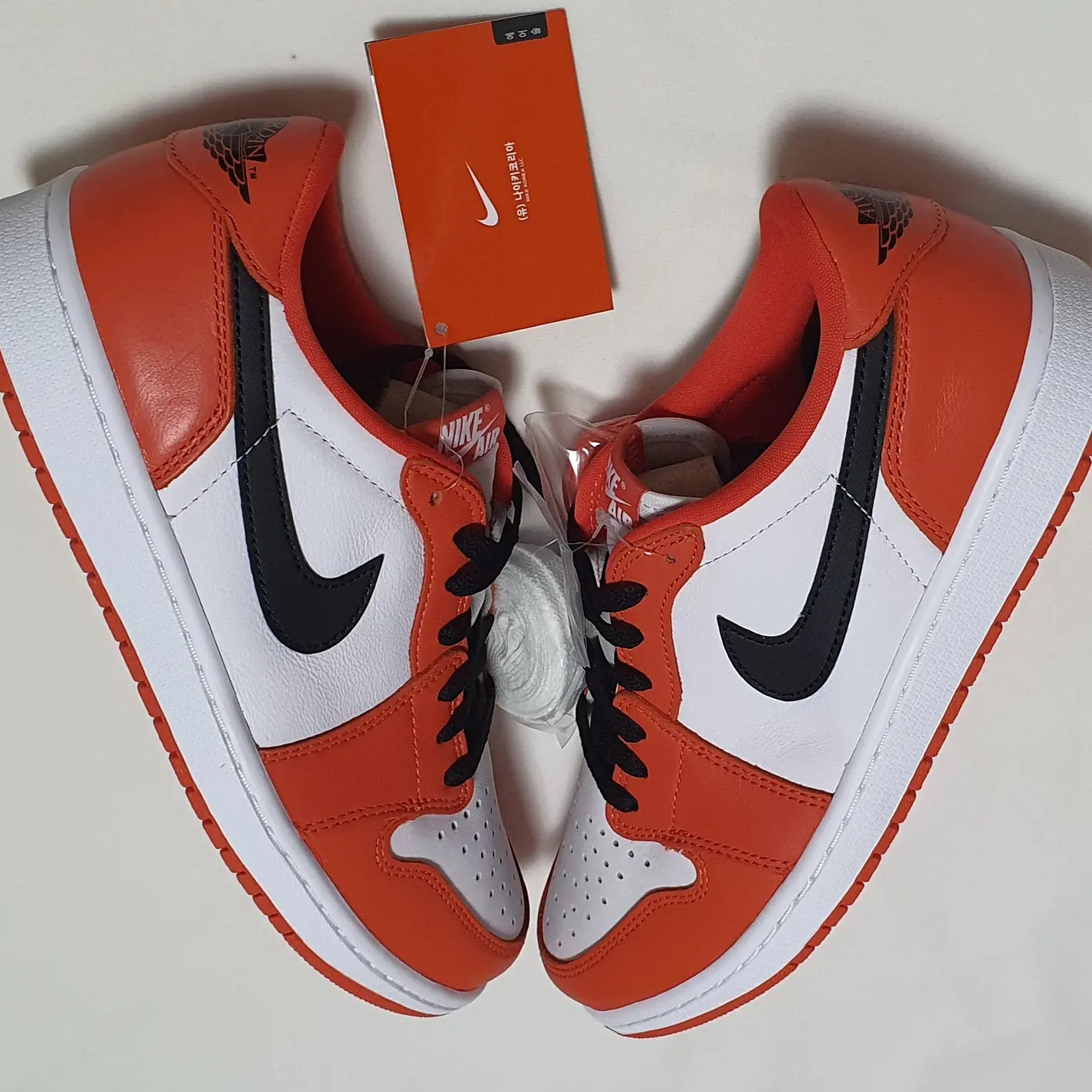 Jordan 1 Low OG Starfish 착용 스타일 - 1