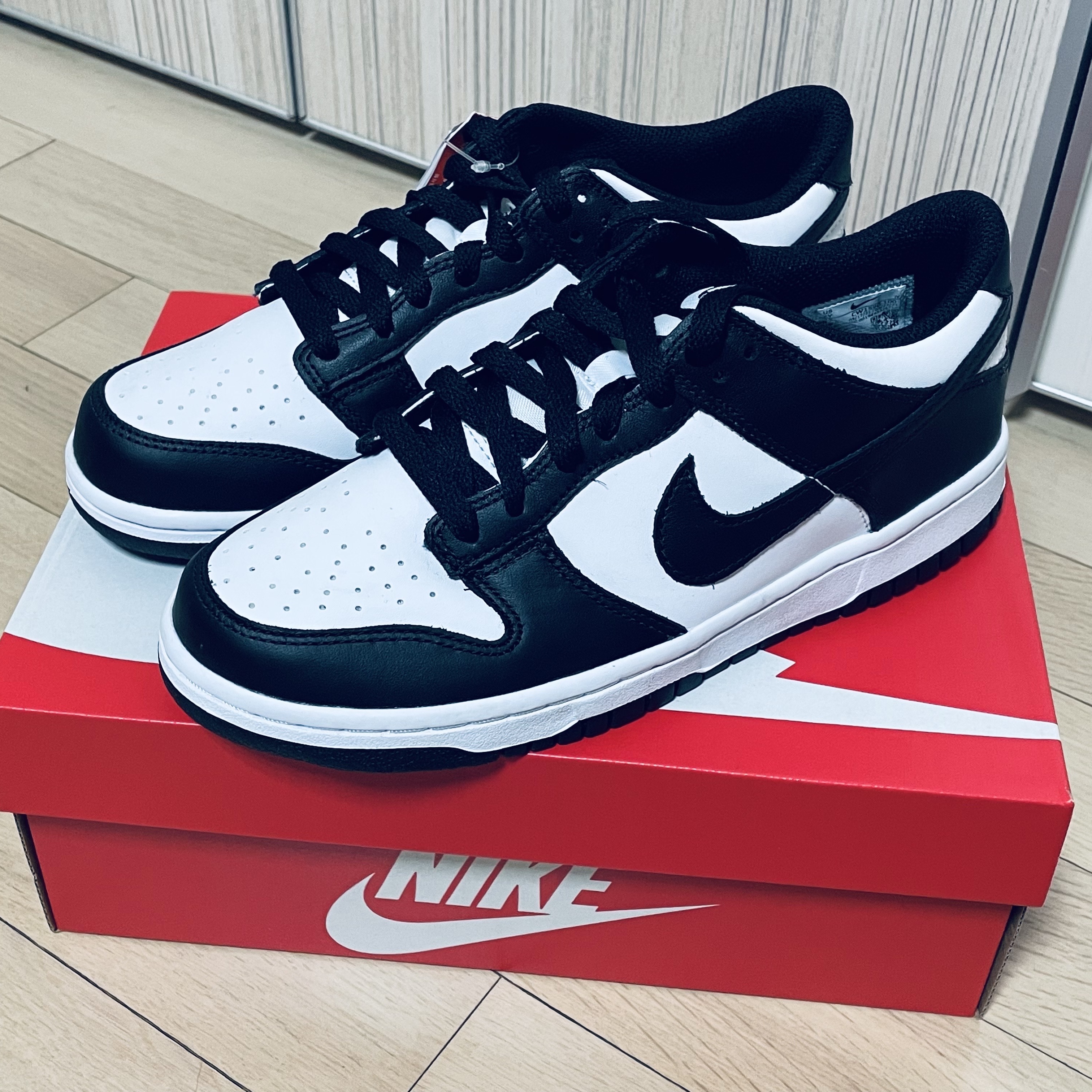 (GS) Nike Dunk Low Black 착용 스타일 - 2