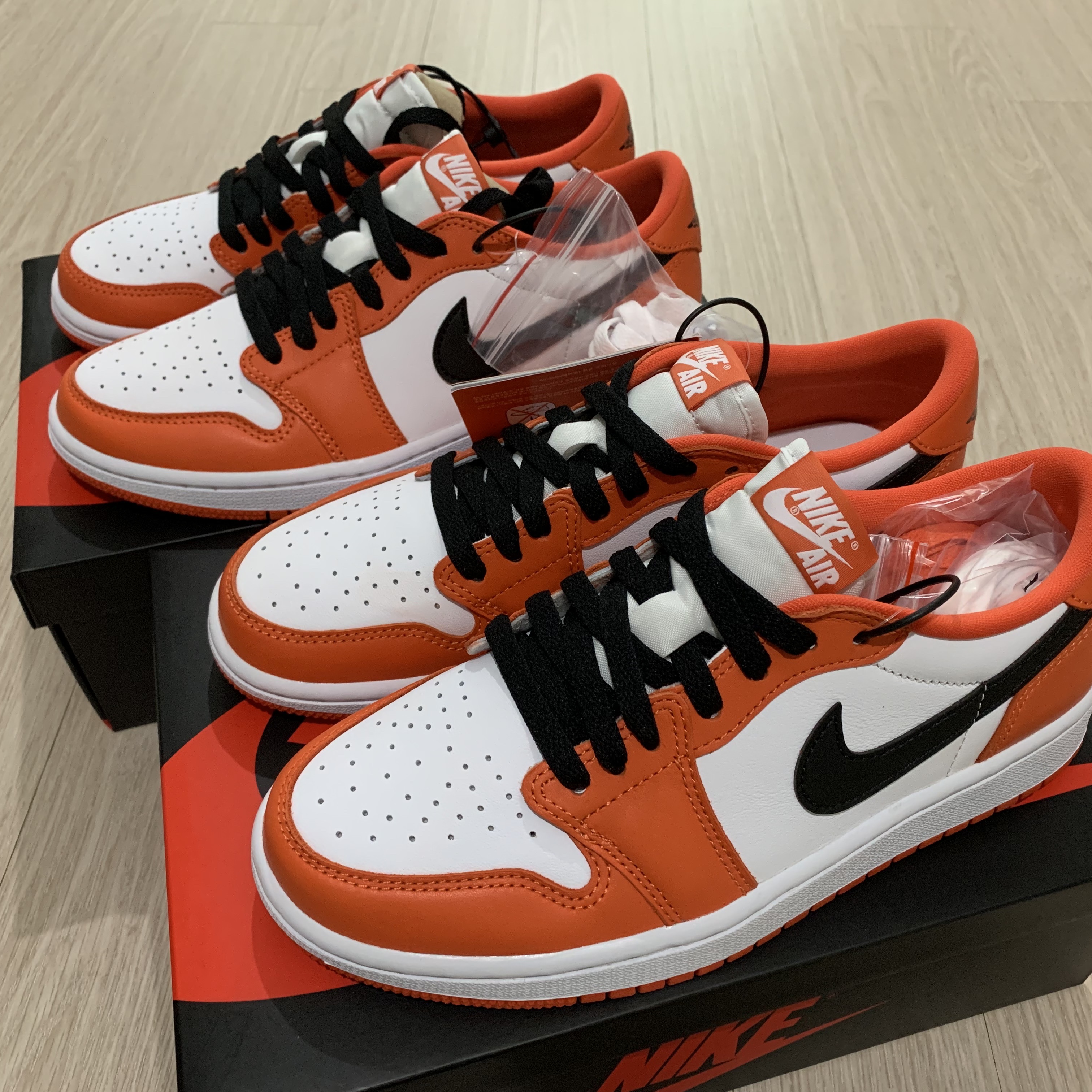 (W) Jordan 1 Low OG Starfish 착용 스타일 - 1