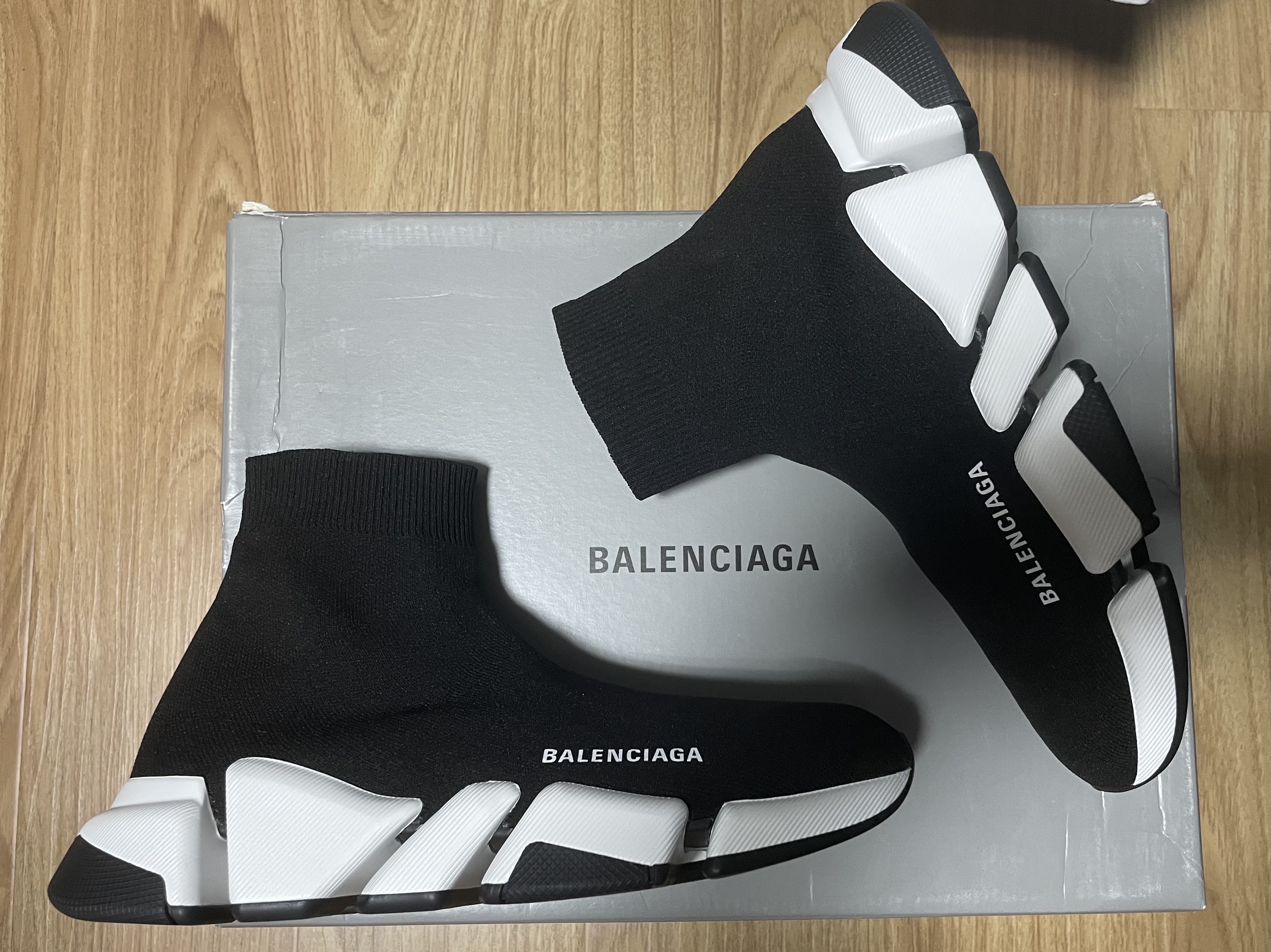 Balenciaga Speed 2.0 Trainer Black Knit White Sole 2020 착용 스타일