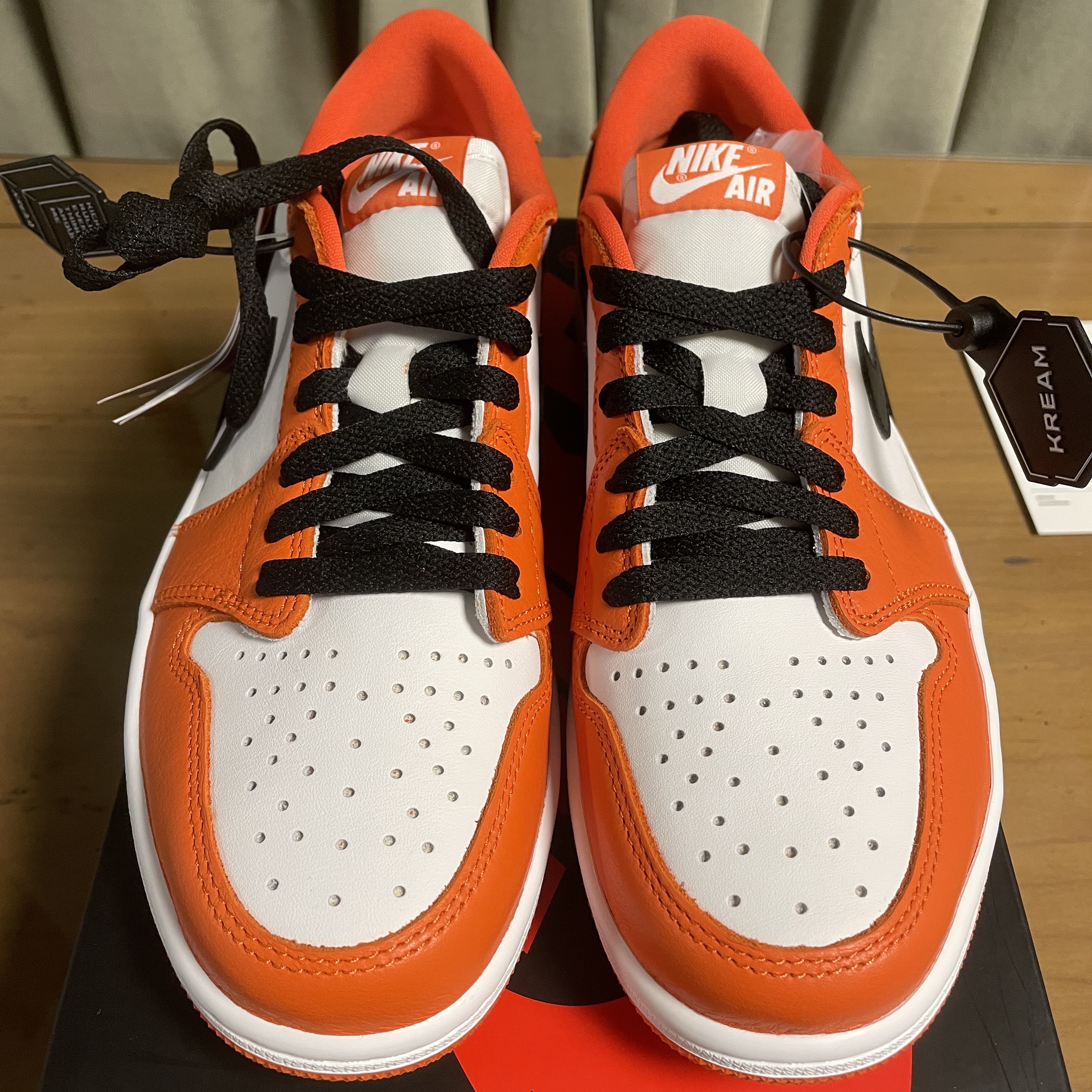 Jordan 1 Low OG Starfish 착용 스타일 - 2