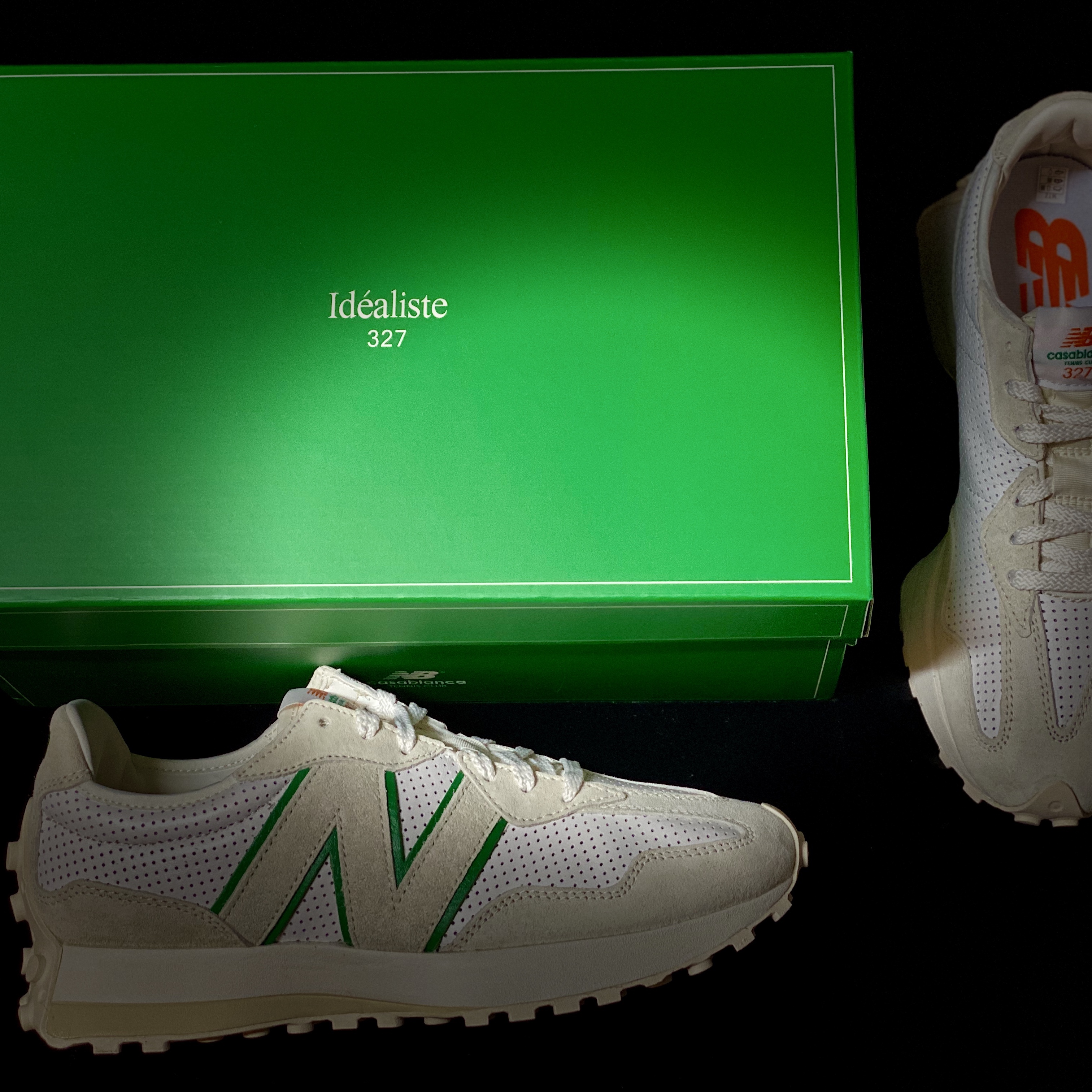 New Balance x Casablanca 327 Idealist Off White Green 착용 스타일 - 4