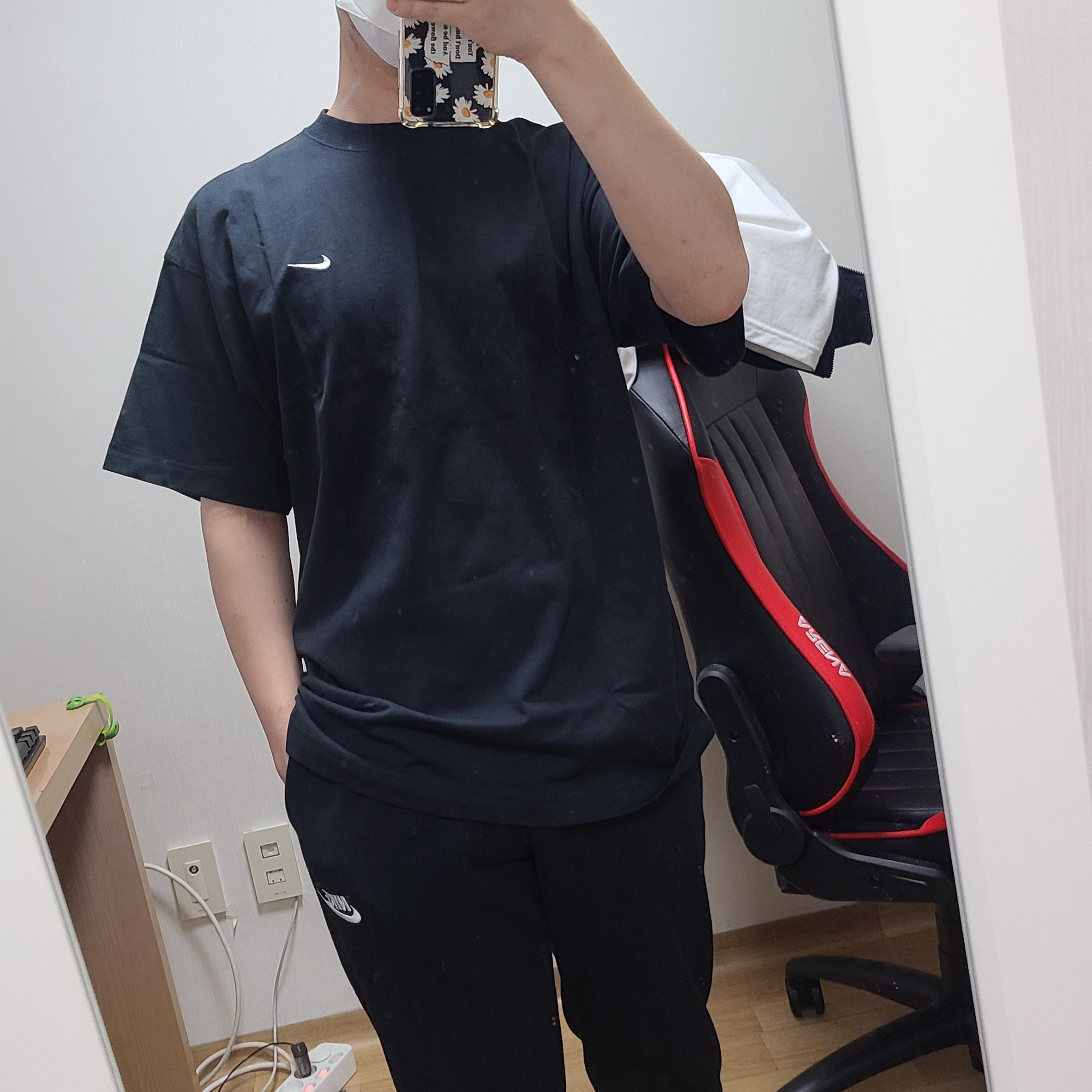 Nike NRG Solo Swoosh T-Shirt Black - US/EU 착용 스타일 - 2
