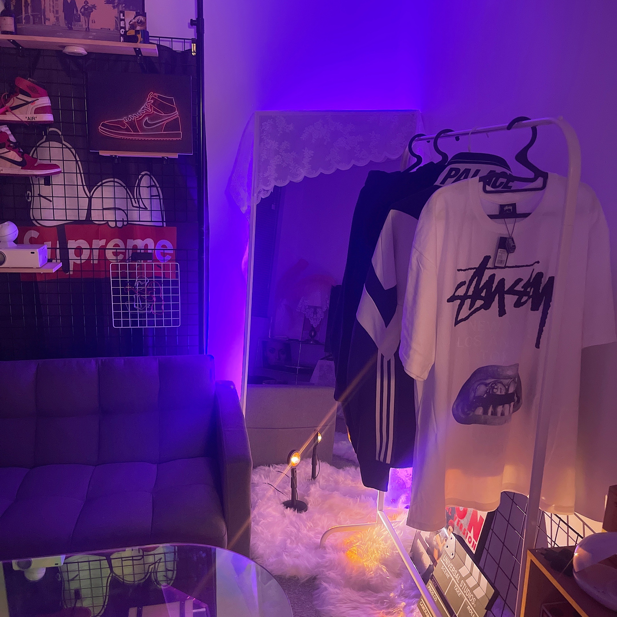 Stussy x Rick Owens 40 WT T-Shirt, Jordan 1 x Off-White Retro High Chicago The Ten 착용 스타일