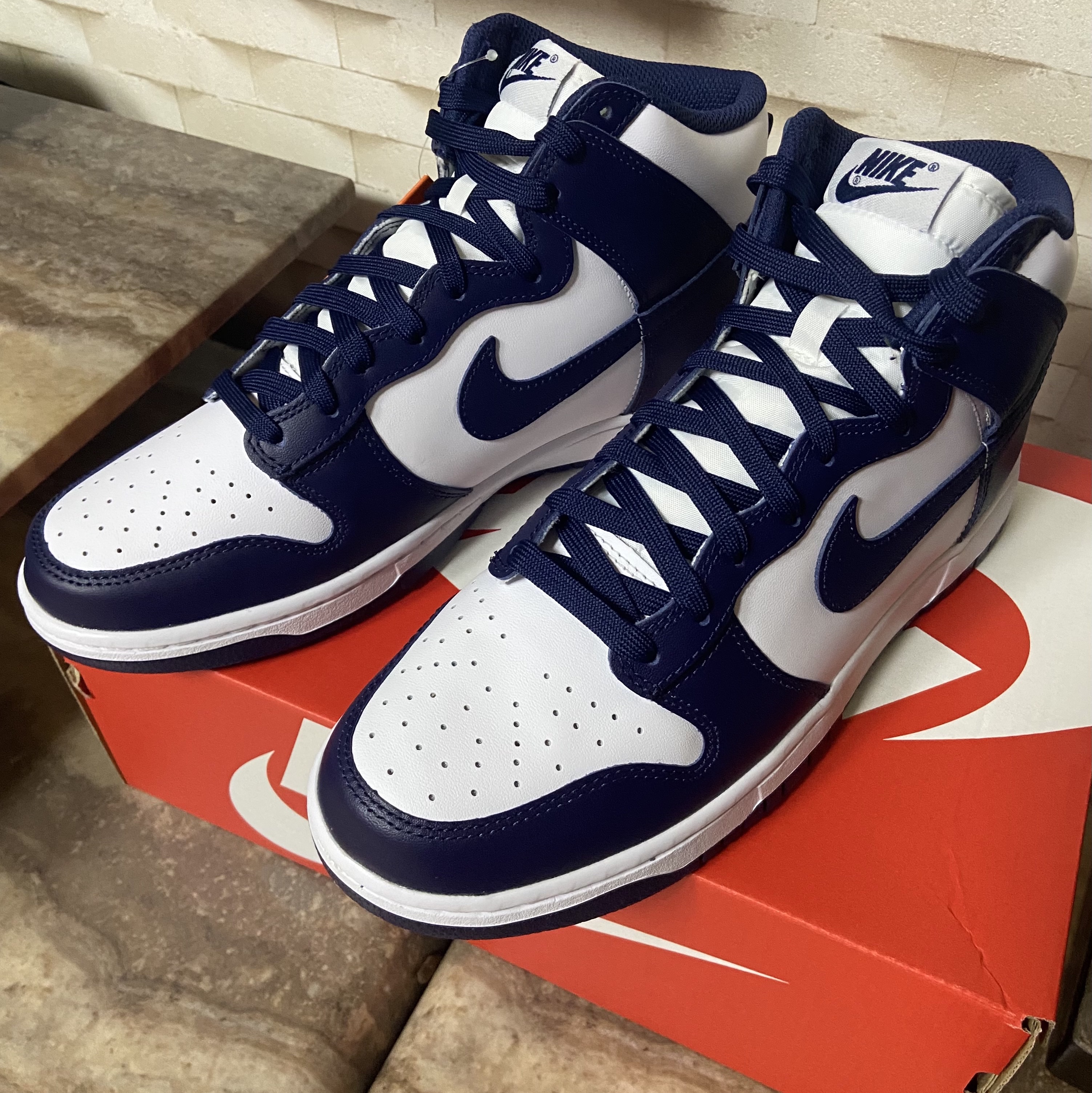 Nike Dunk High Retro Championship Navy 착용 스타일 - 2