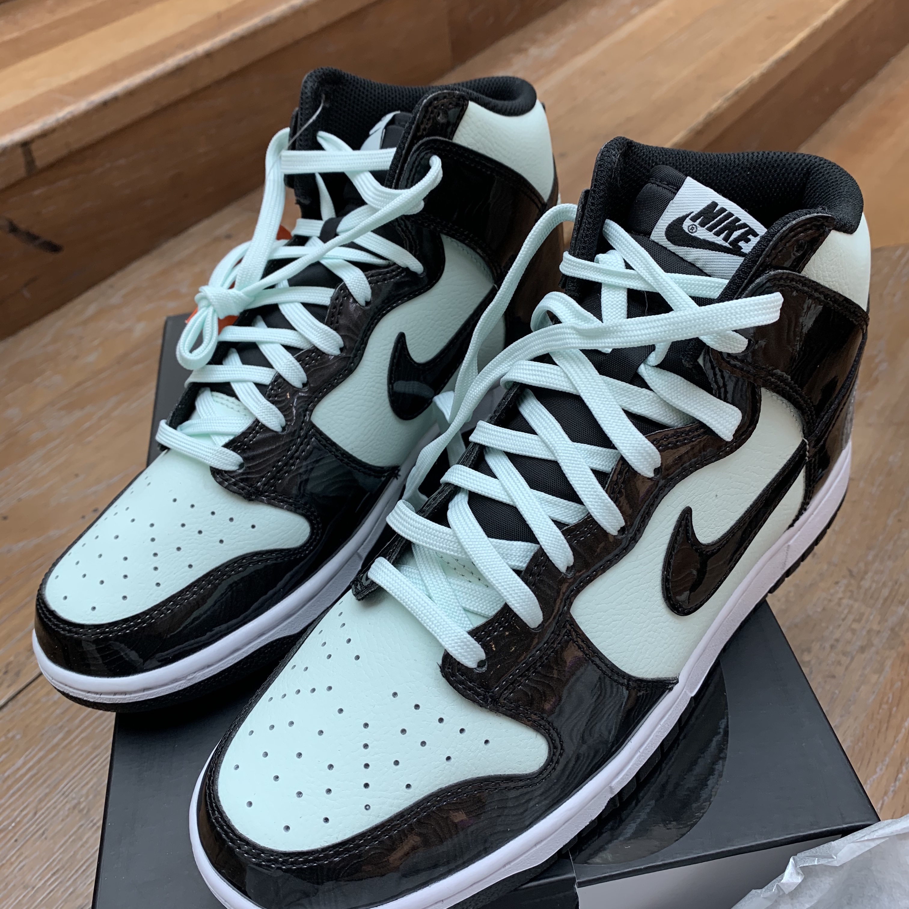 Nike Dunk High Barely Green 착용 스타일