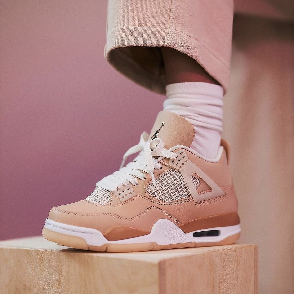 (W) Jordan 4 Retro Shimmer 착용 스타일 - 1