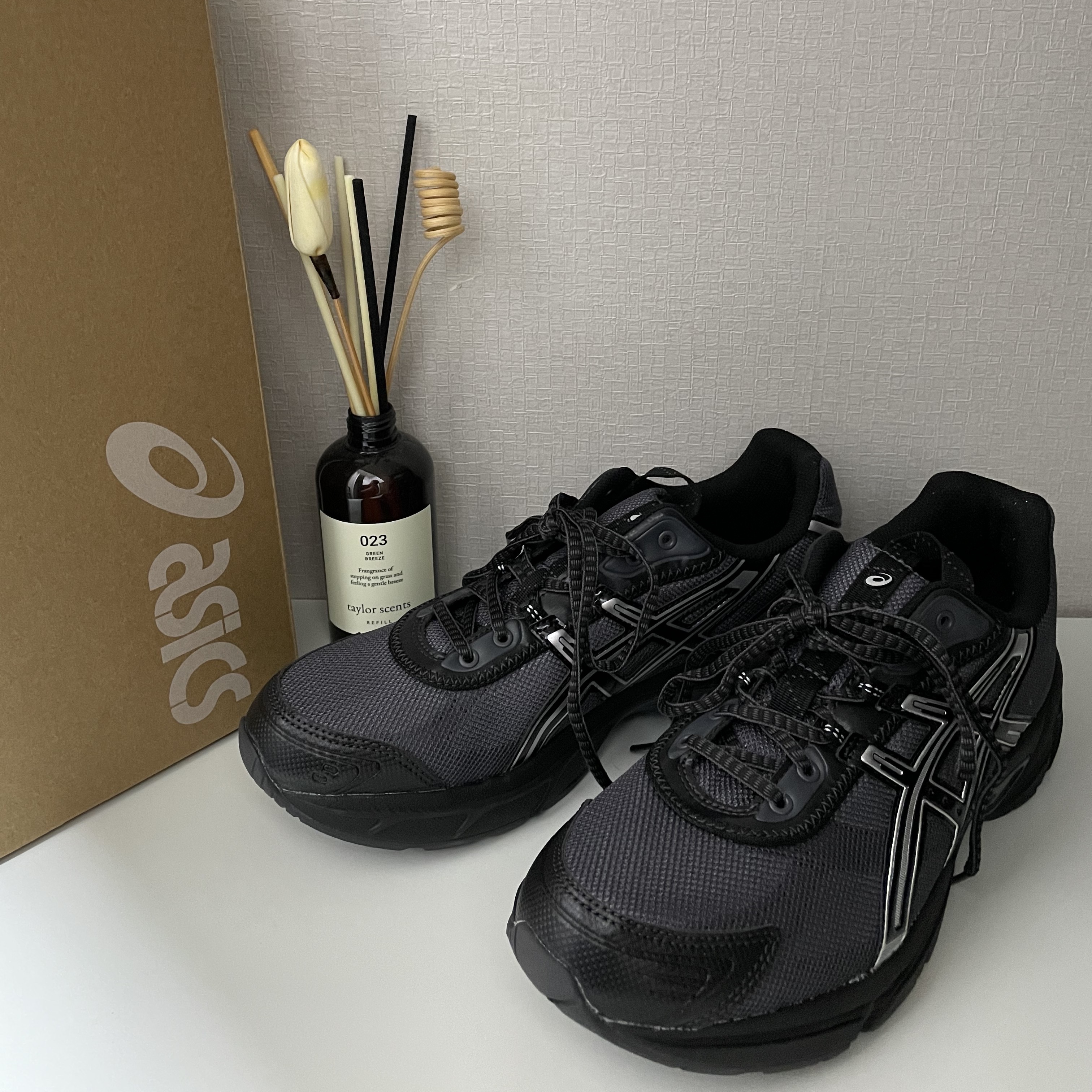 Asics UB2-S Gel-1130 Asphalt Pure Silver 착용 스타일