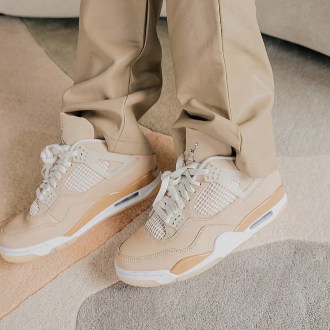 (W) Jordan 4 Retro Shimmer 착용 스타일 - 3
