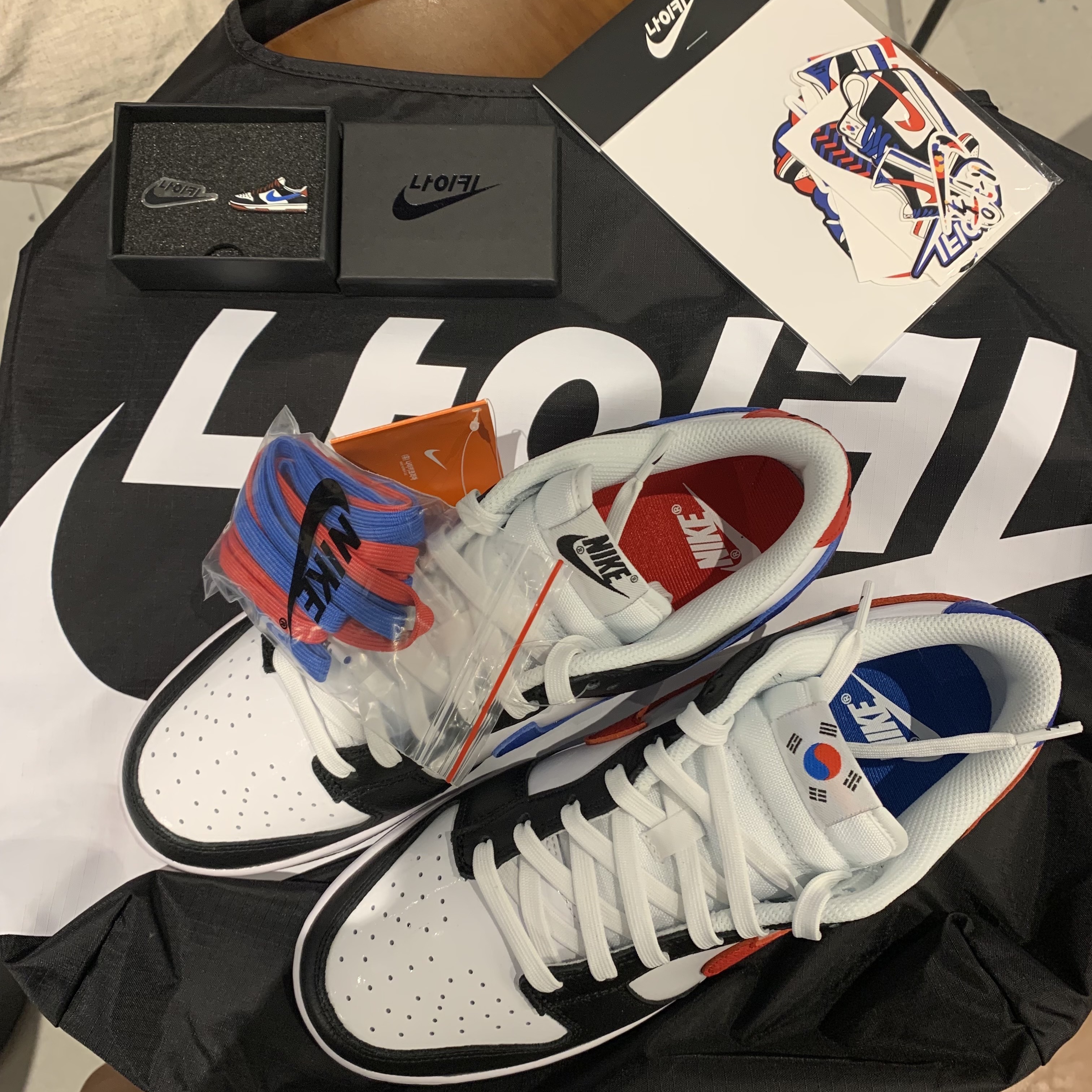 Nike Dunk Low SE Seoul (With Special Gift) 착용 스타일 - 2