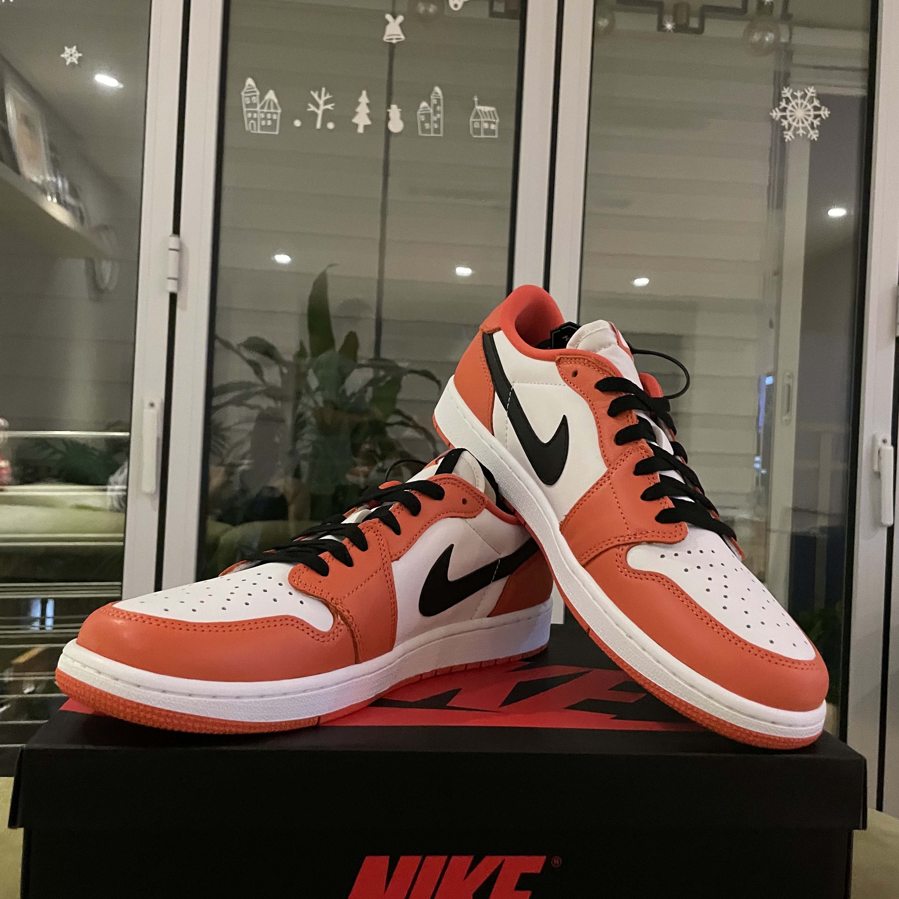 Jordan 1 Low OG Starfish 착용 스타일