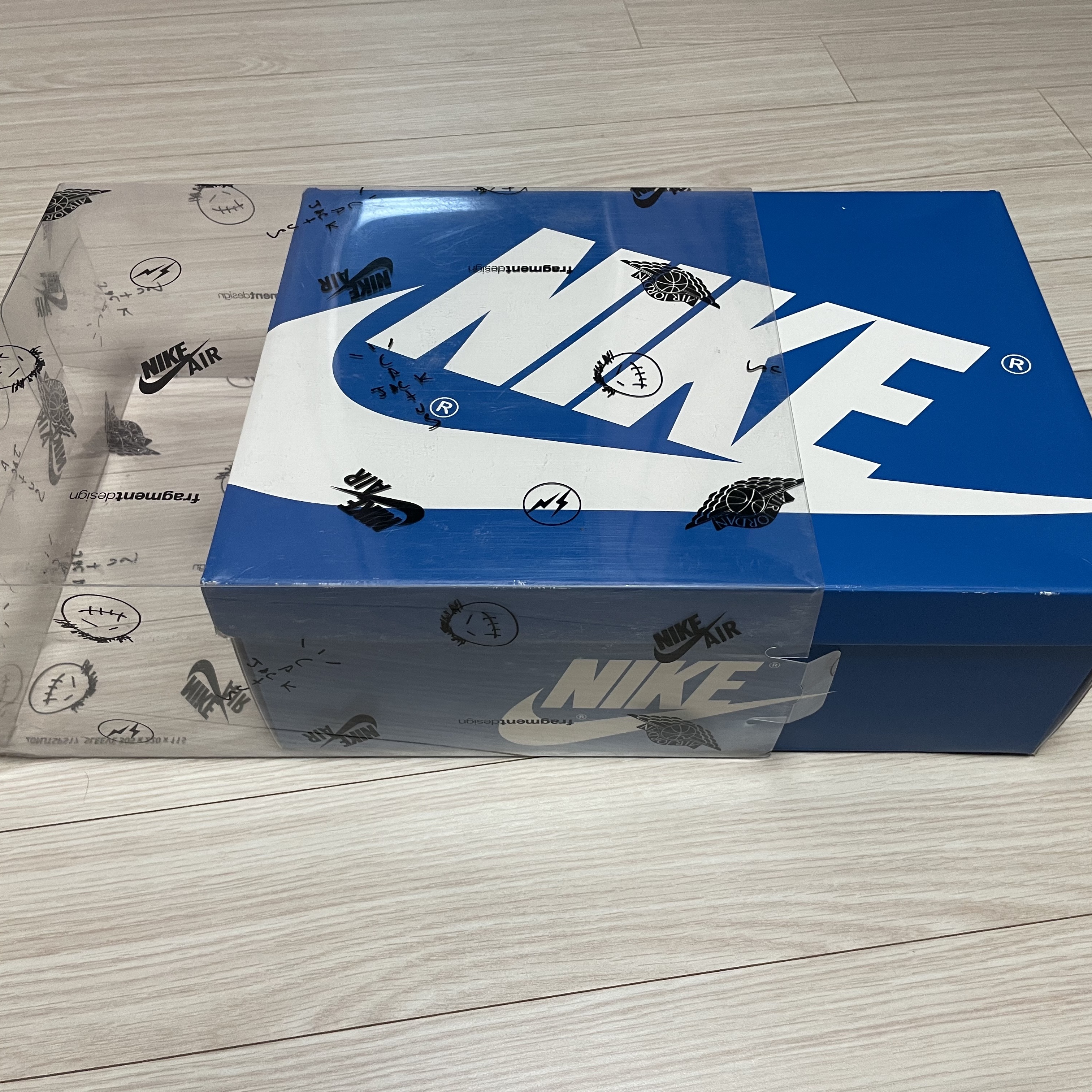 Jordan 1 x Travis Scott x Fragment Retro High OG SP Military Blue 착용 스타일 - 1