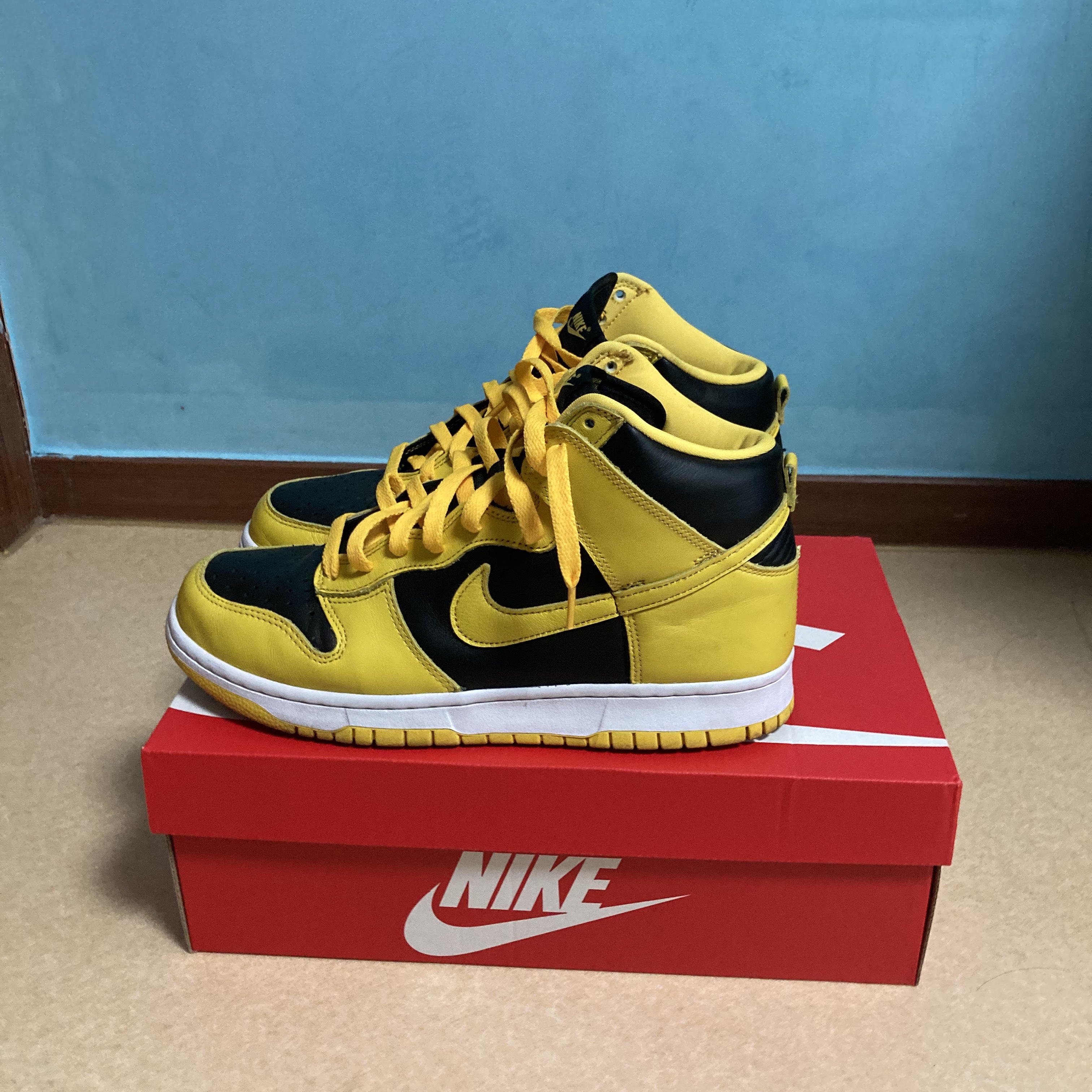 Nike Dunk High SP Varsity Maize 착용 스타일
