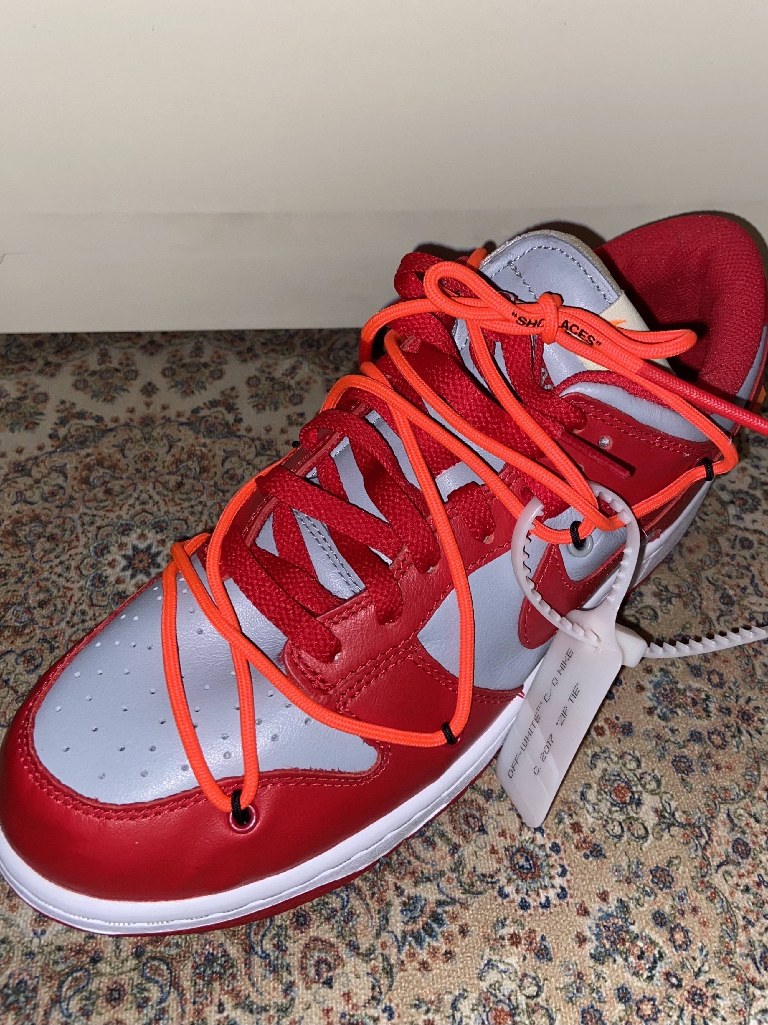 Nike x Off-White Dunk Low University Red 착용 스타일 - 2