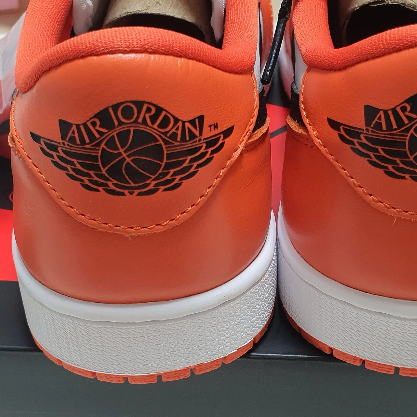 Jordan 1 Low OG Starfish 착용 스타일 - 3
