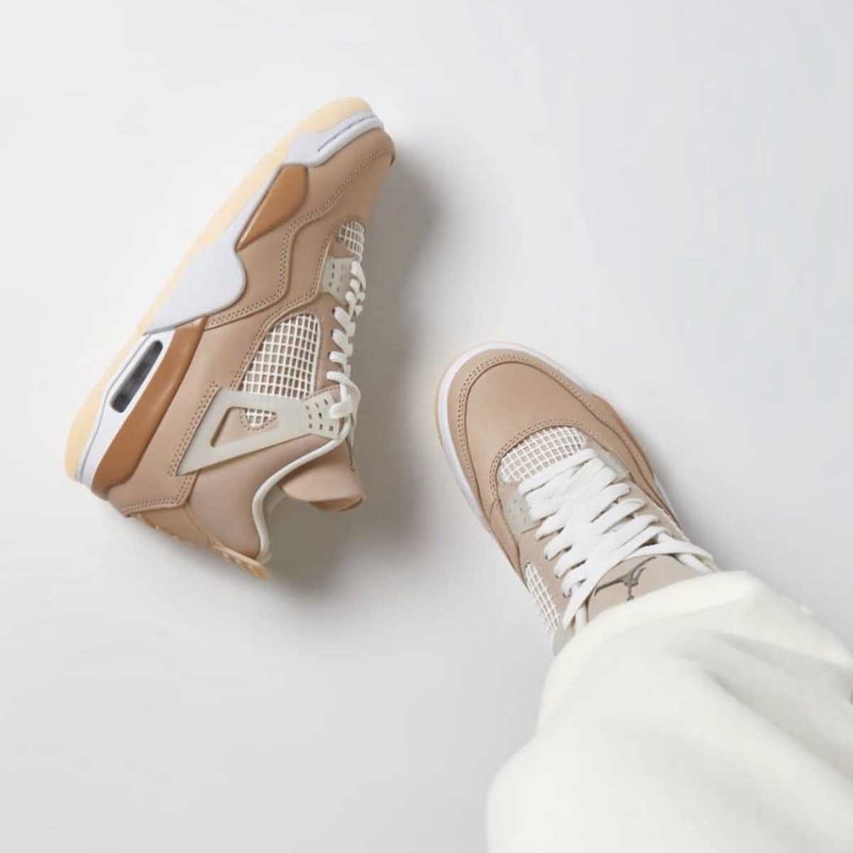 (W) Jordan 4 Retro Shimmer 착용 스타일 - 2