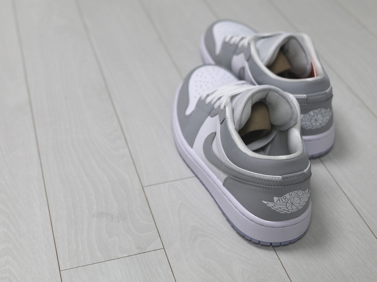 (W) Jordan 1 Low White Wolf Grey 착용 스타일 - 2