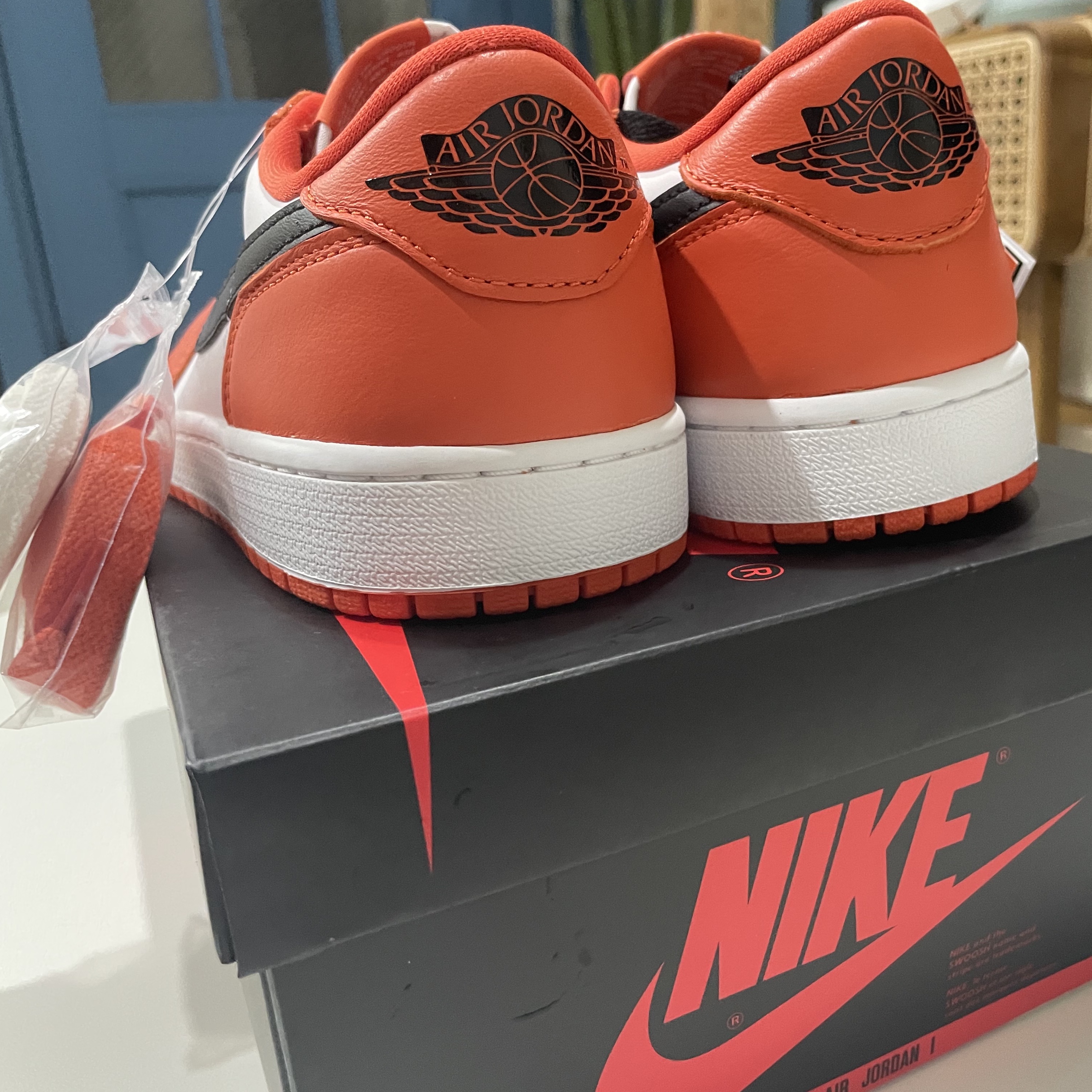Jordan 1 Low OG Starfish 착용 스타일 - 2