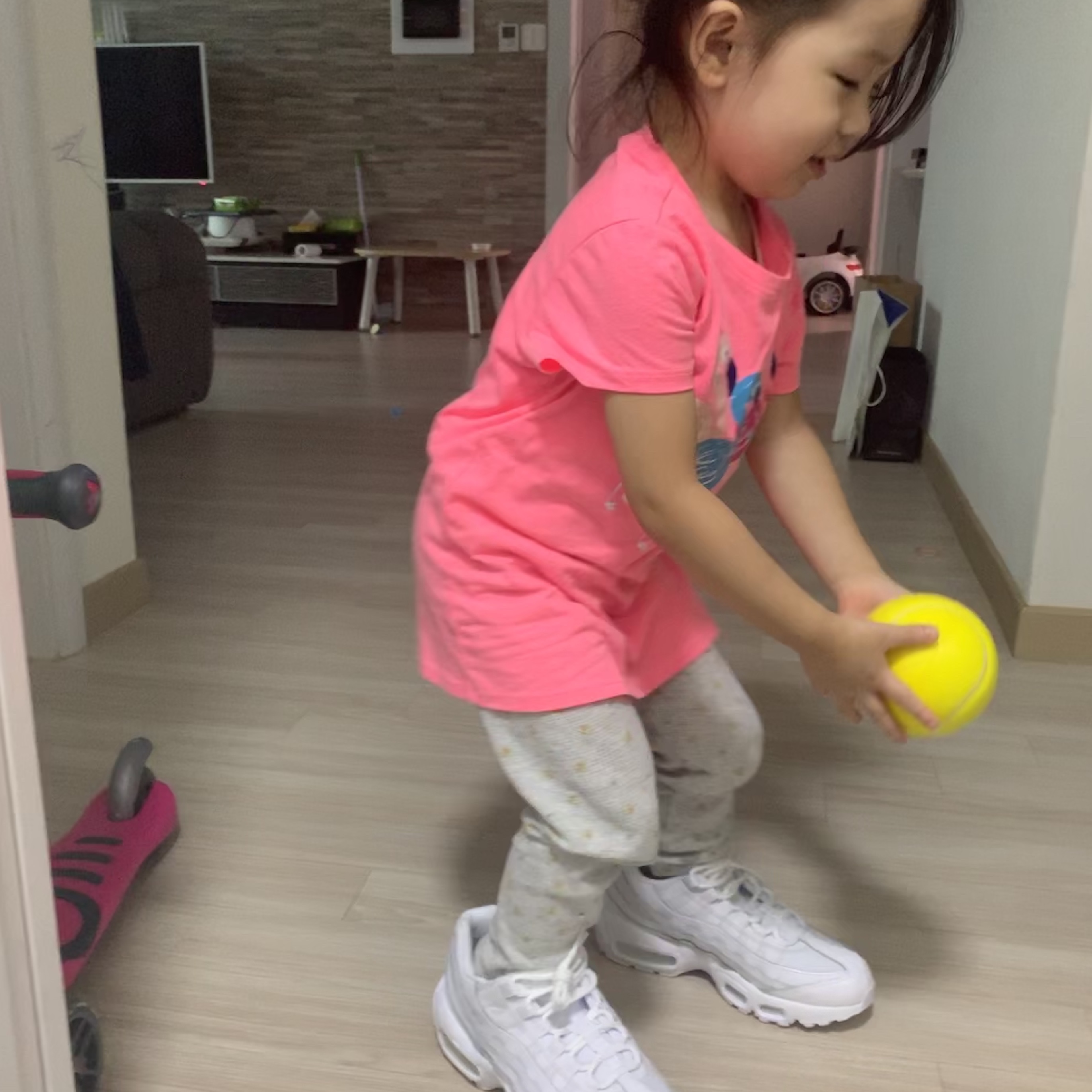 Nike Air Max 95 Essential Triple White 착용 스타일 - 3