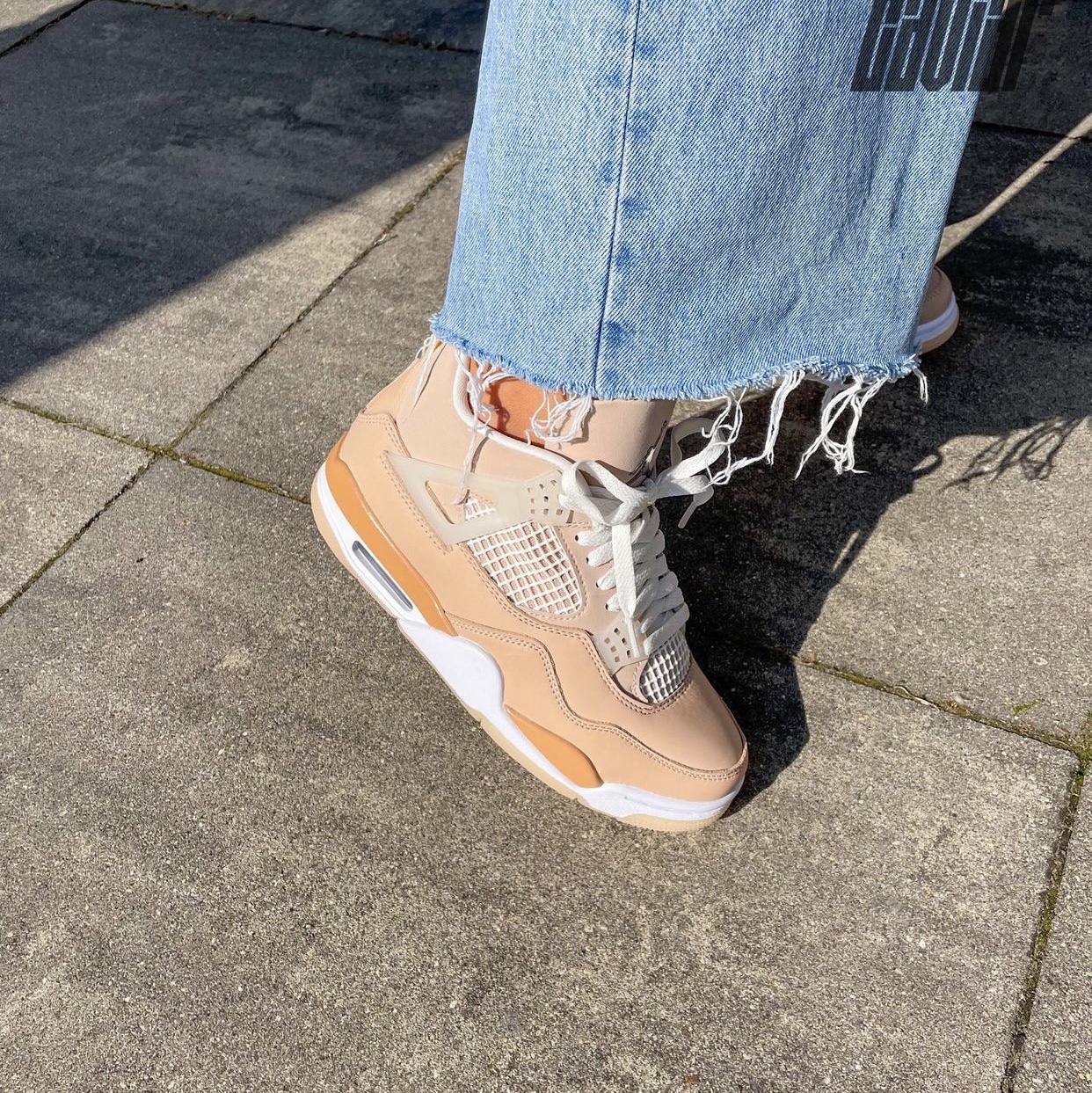 (W) Jordan 4 Retro Shimmer 착용 스타일 - 3