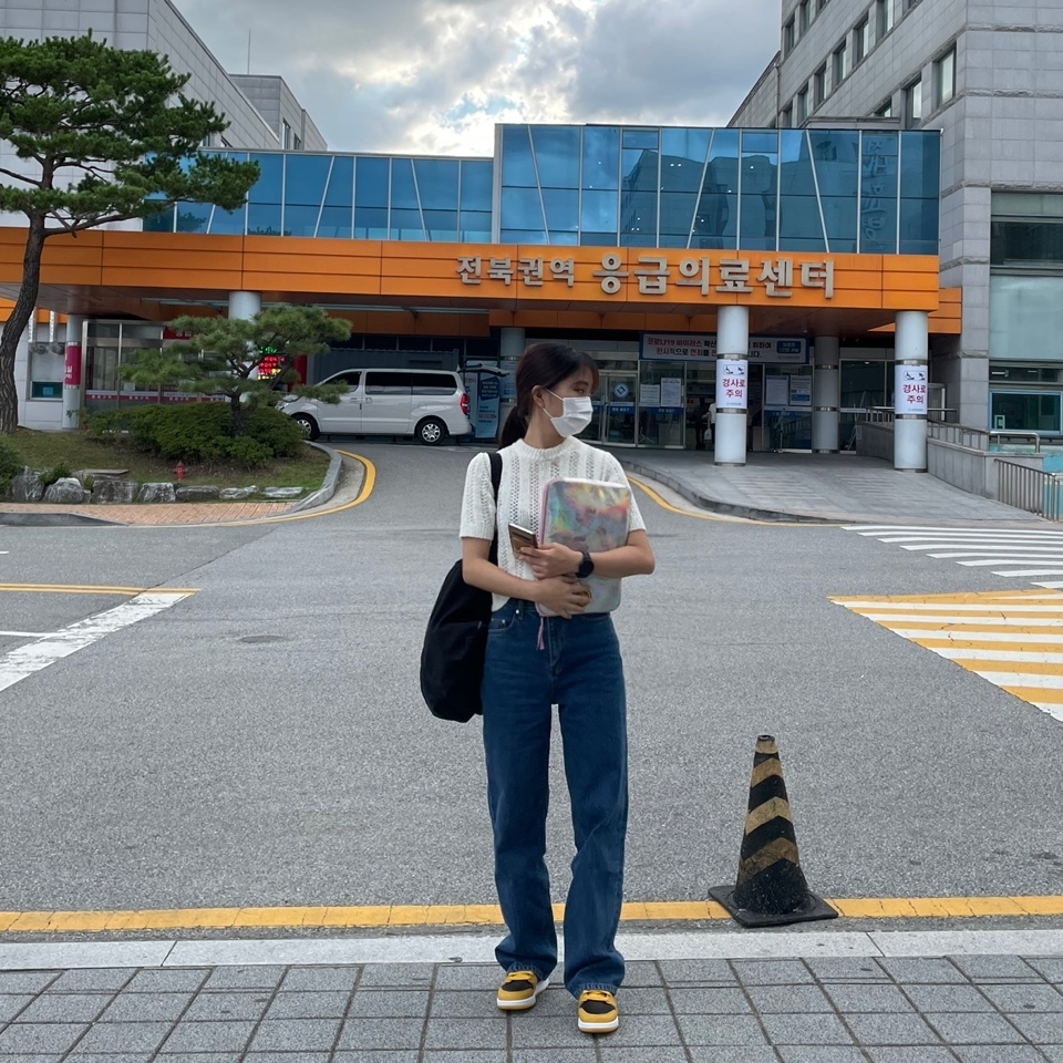 Jordan 1 Retro High OG Pollen, (GS) Jordan 1 Retro High OG Pollen 착용 스타일 - 2