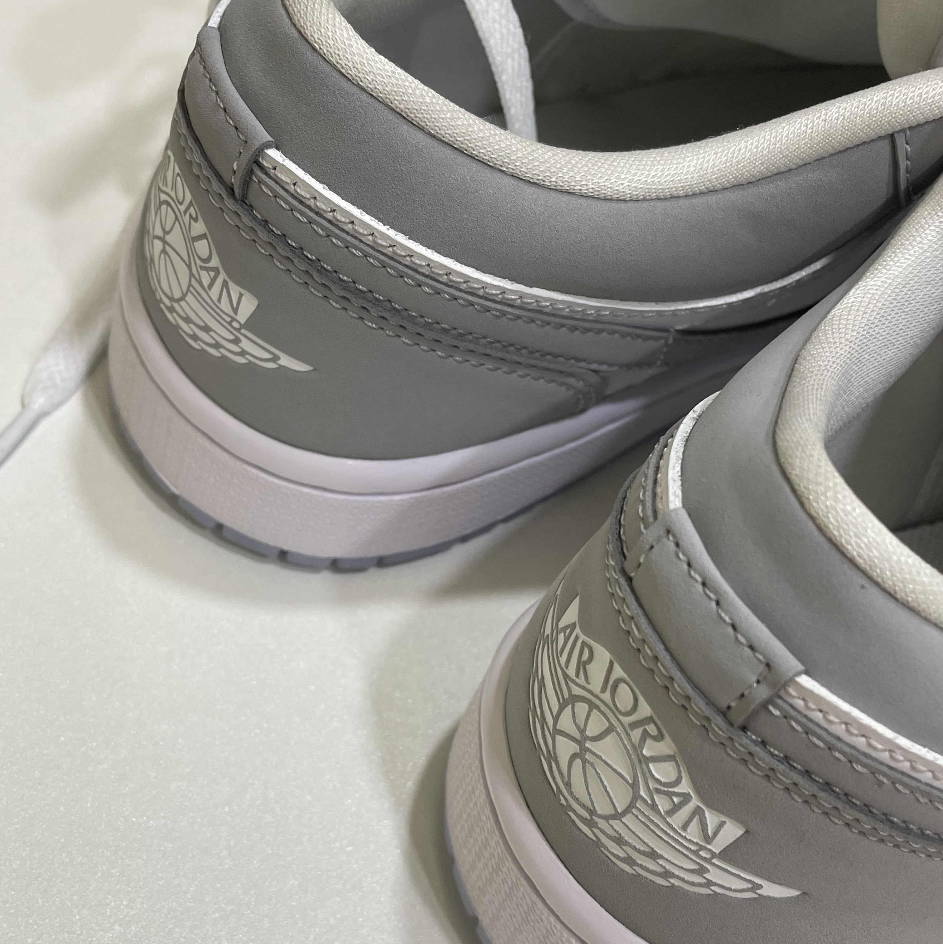(W) Jordan 1 Low White Wolf Grey 착용 스타일 - 2
