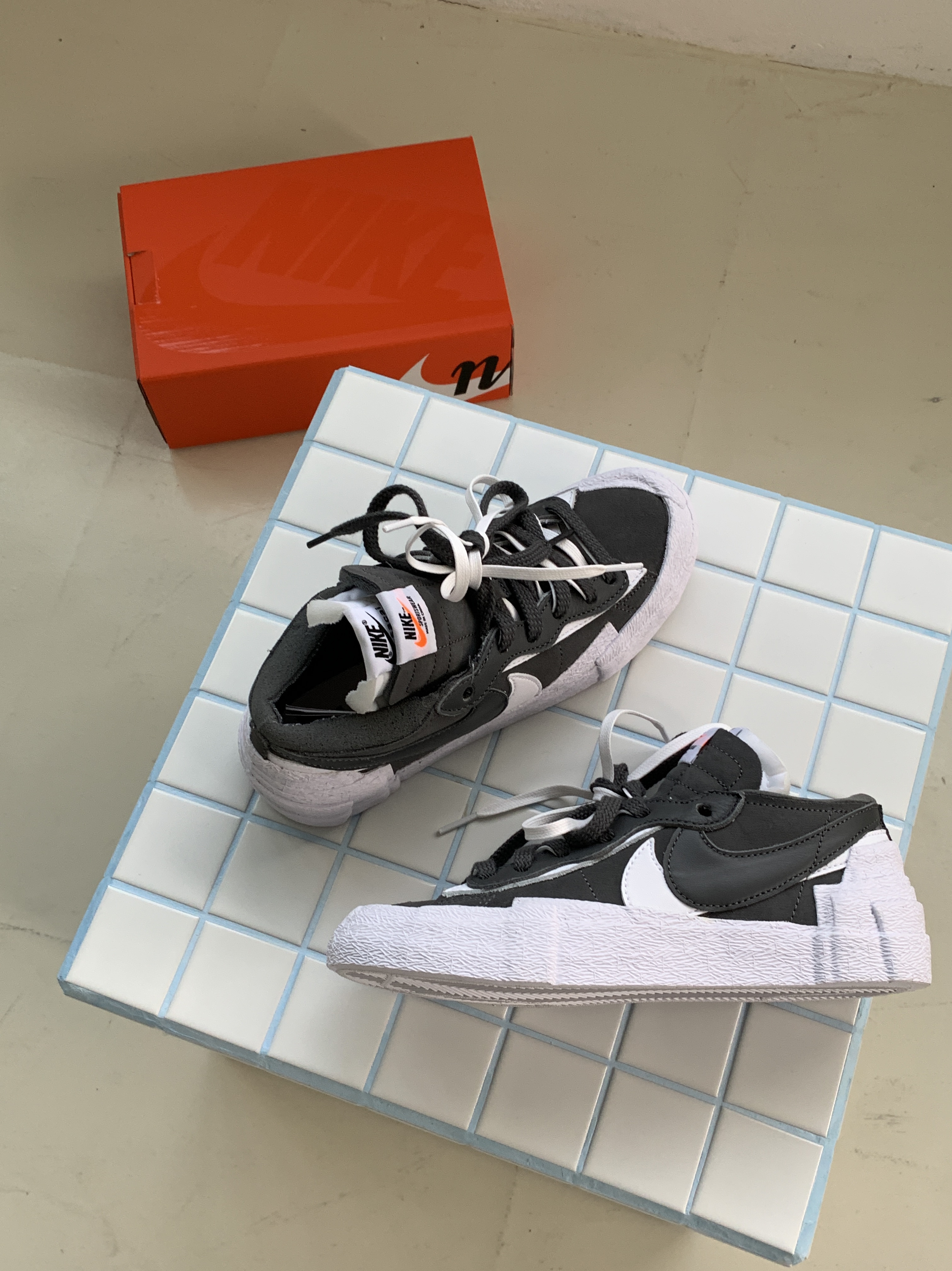 Nike x Sacai Blazer Low Iron Grey 착용 스타일 - 2