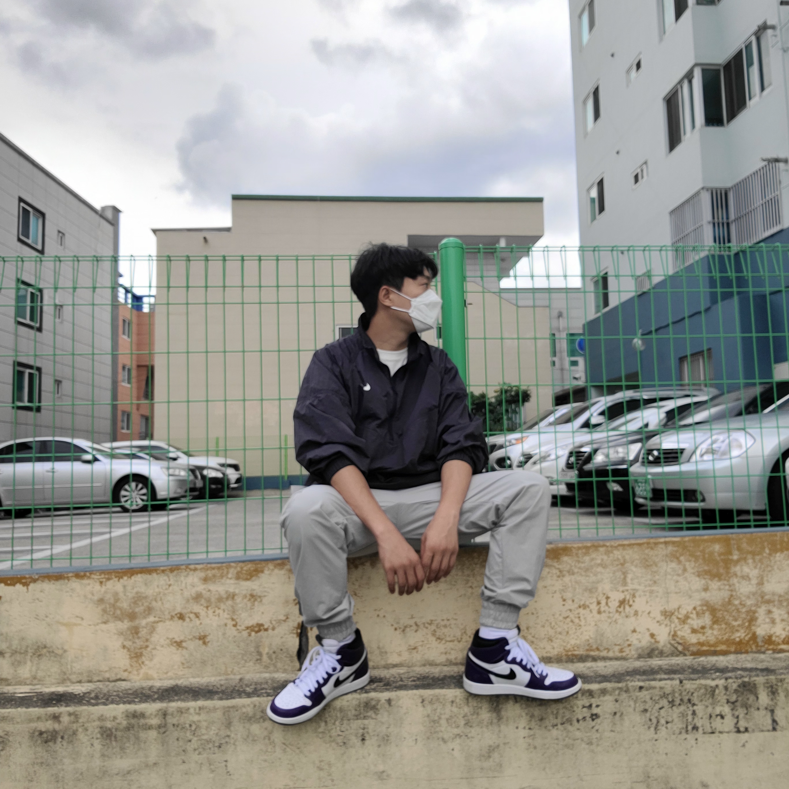 Nike x Stussy Windrunner Jacket Off Noir, Jordan 1 Retro High OG Court Purple 2020 착용 스타일 - 2