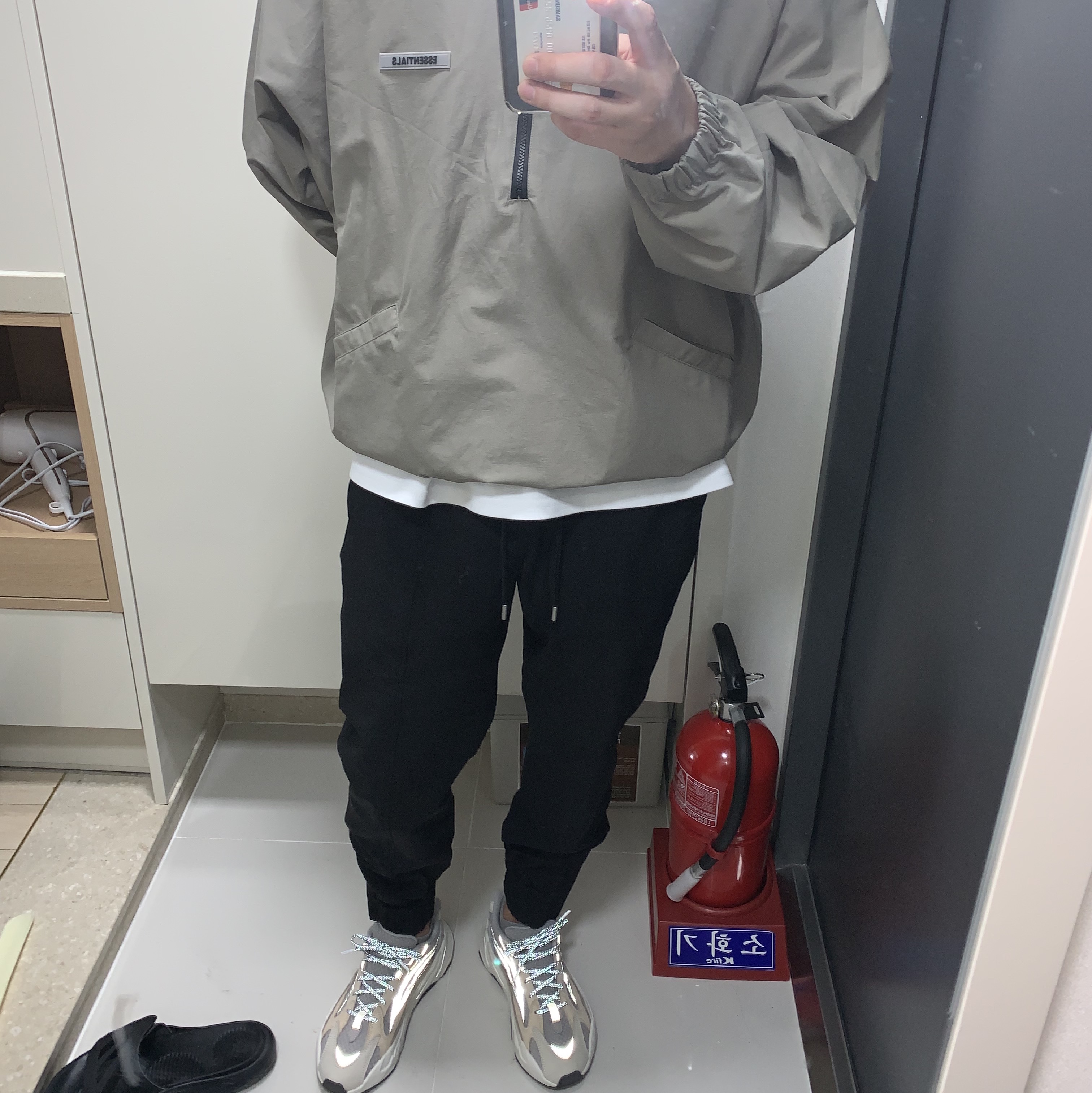 Essentials Track Jacket Cement - 20FW, Adidas Yeezy Boost 700 V2 Cream 착용 스타일