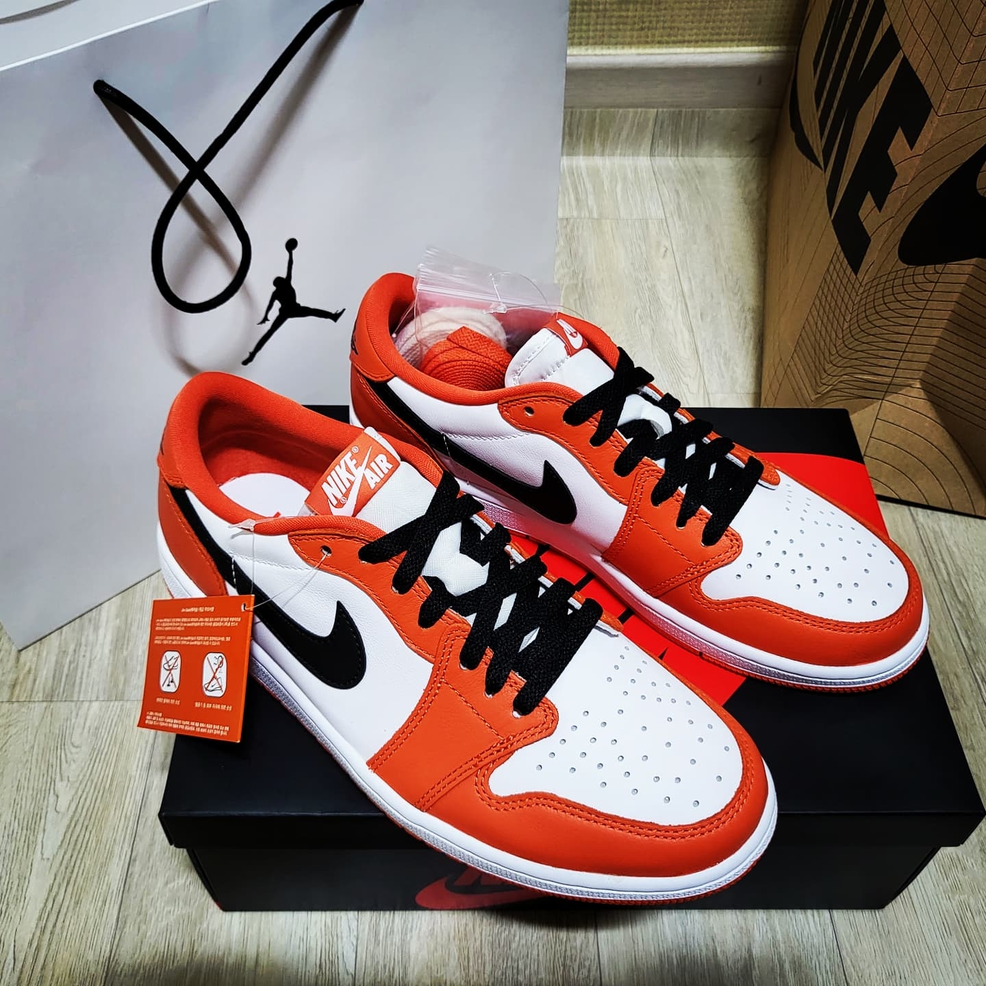 Jordan 1 Low OG Starfish 착용 스타일 - 3