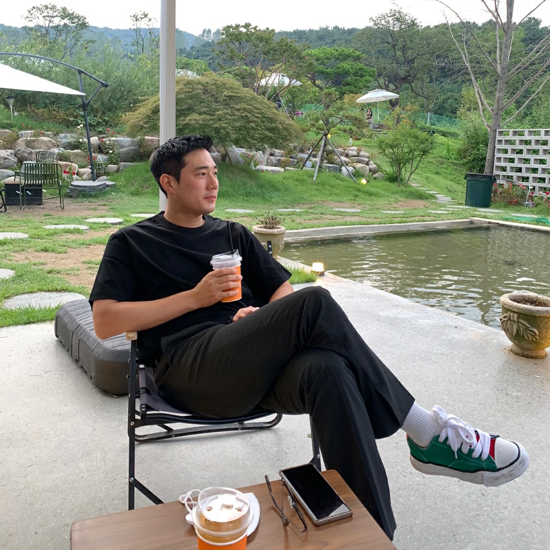 Maison Mihara Yasuhiro Hank OG Sole Canvas Low-top Sneakers Navy Beige 착용 스타일