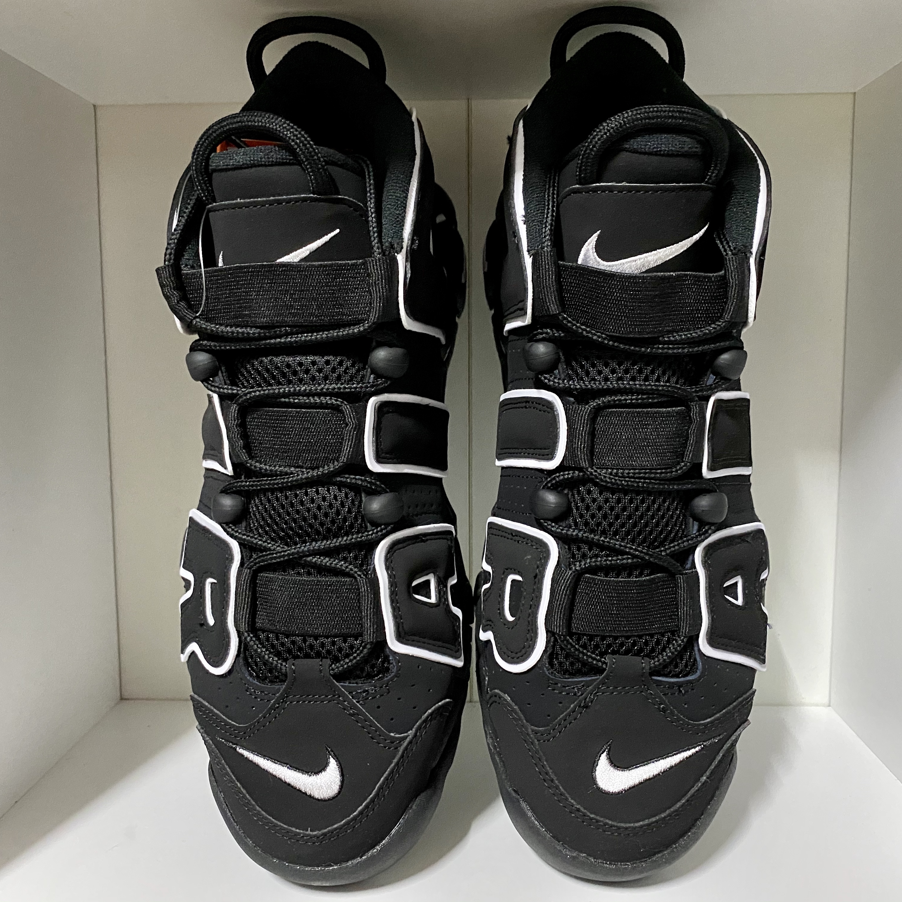 Nike Air More Uptempo Black White 2020 착용 스타일 - 2