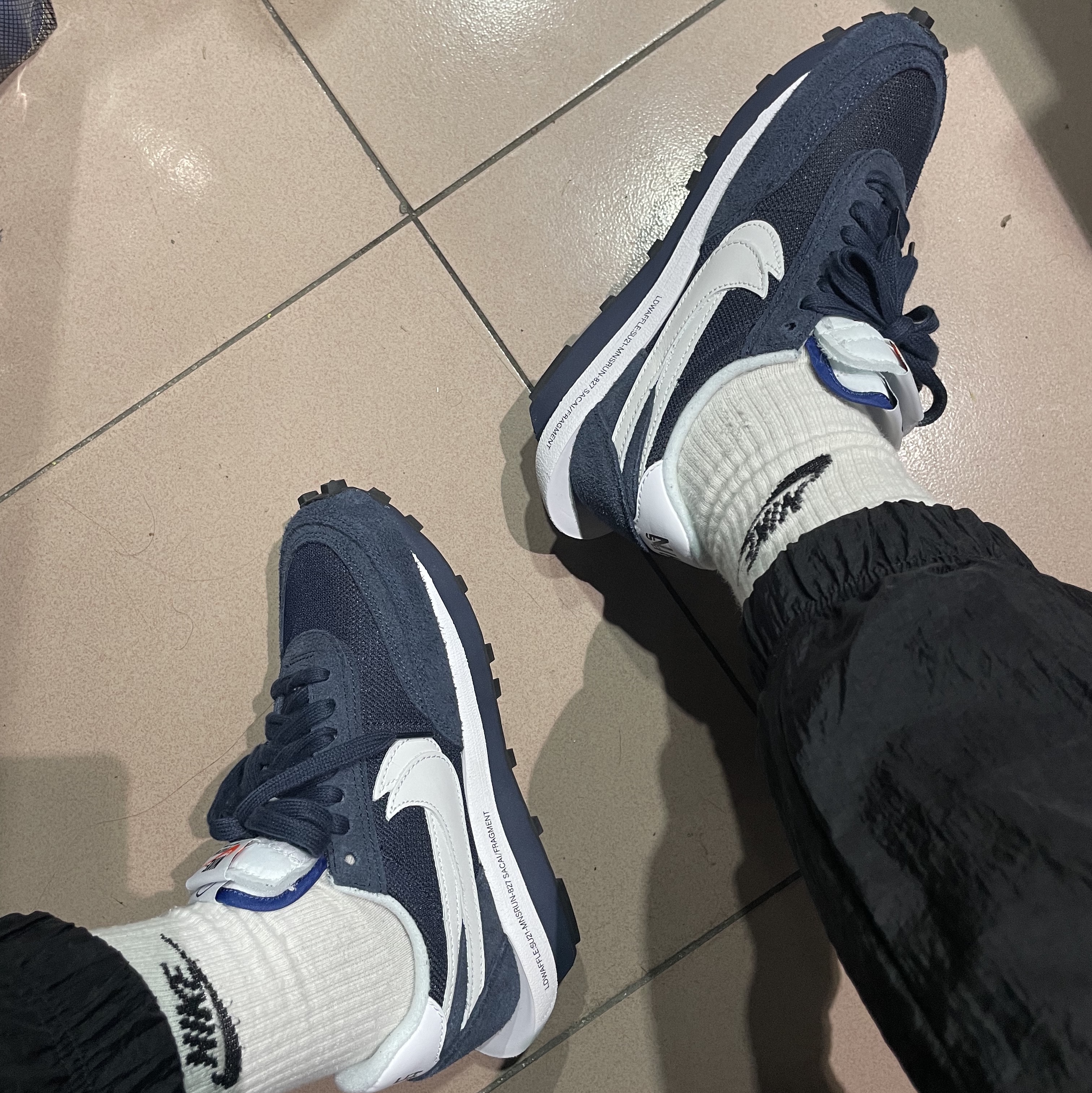 Nike x Sacai x Fragment LDWaffle Blackened Blue 착용 스타일