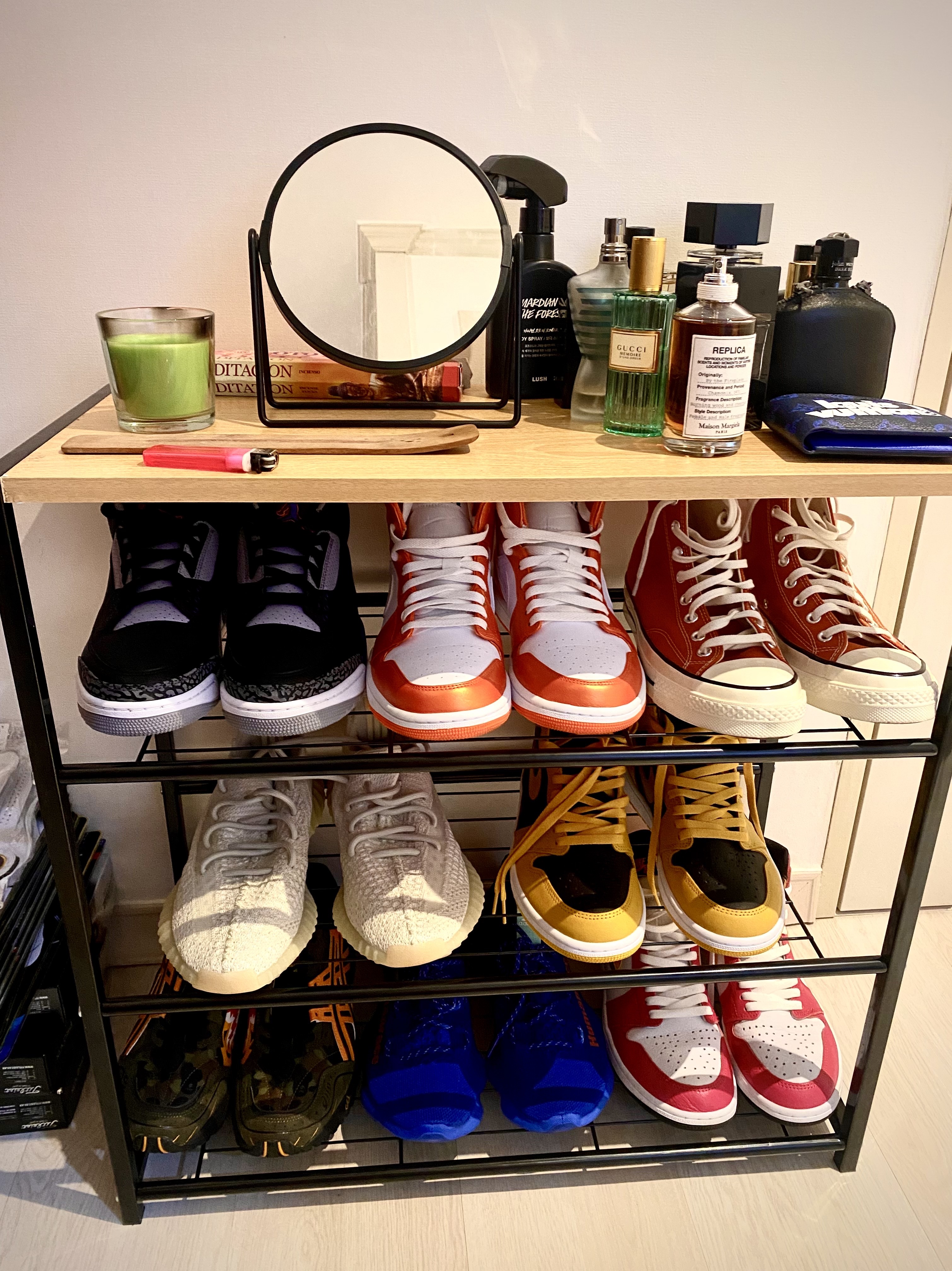 Jordan 3 Retro Court Purple, Jordan 1 Mid SE Electro Orange 착용 스타일