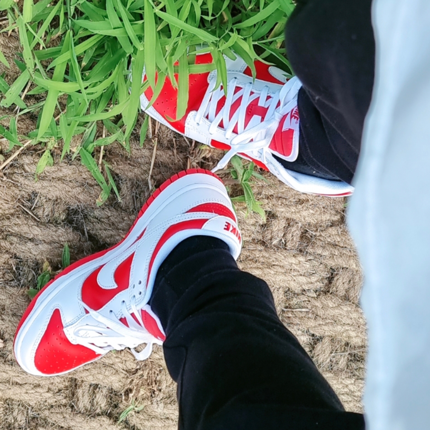 Nike Dunk Low Retro Championship Red 착용 스타일 - 1