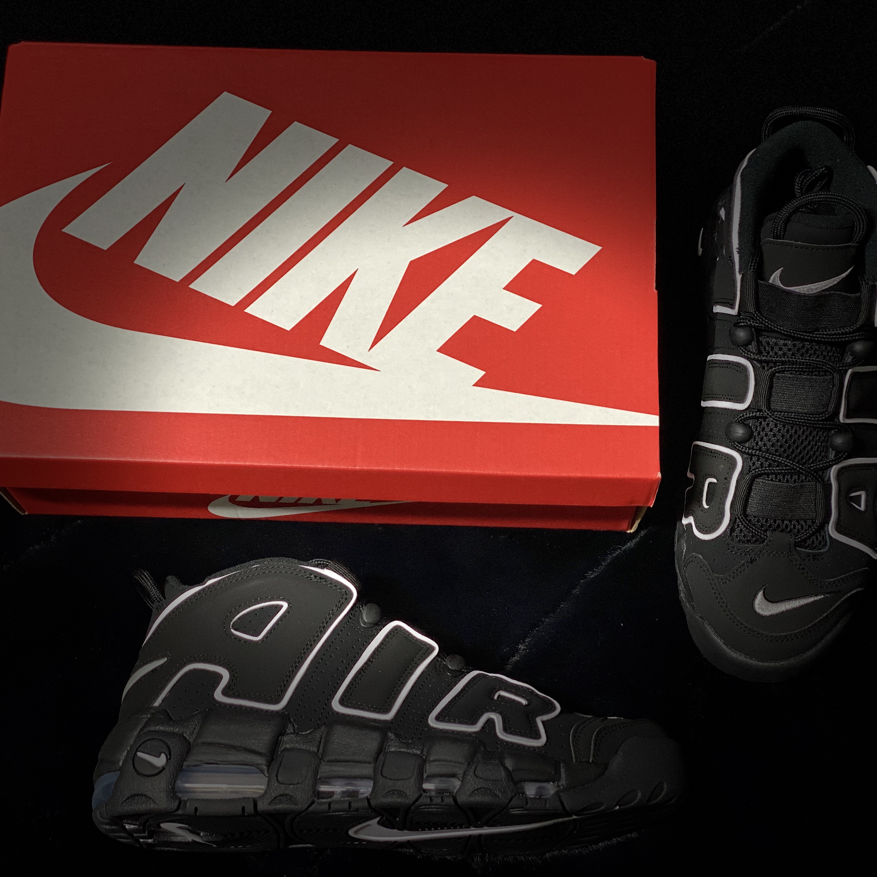 Nike Air More Uptempo Black White 2020 착용 스타일 - 5