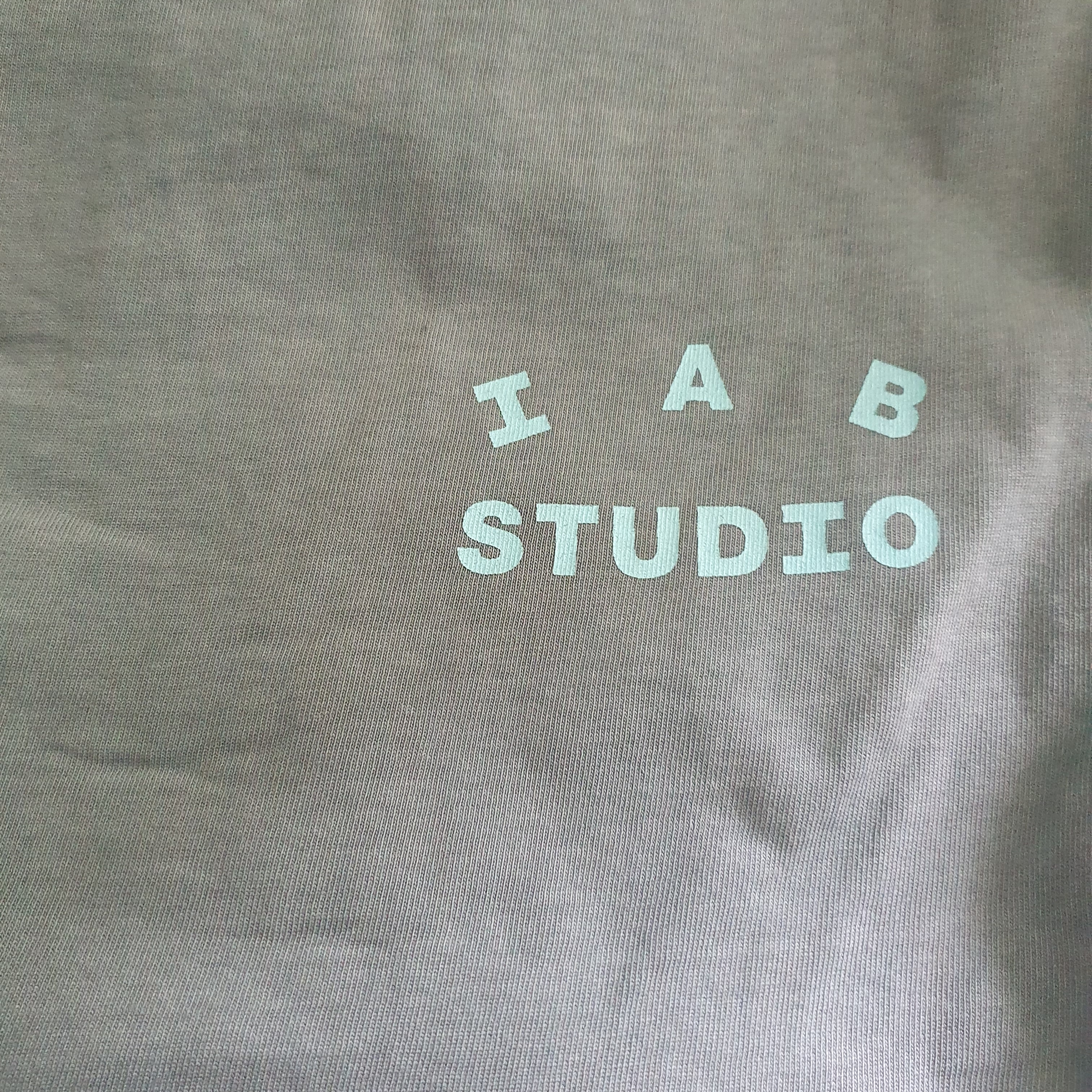 IAB Studio Pigment T-Shirt Cyan, IAB Studio Pigment T-Shirt Magenta 착용 스타일 - 1