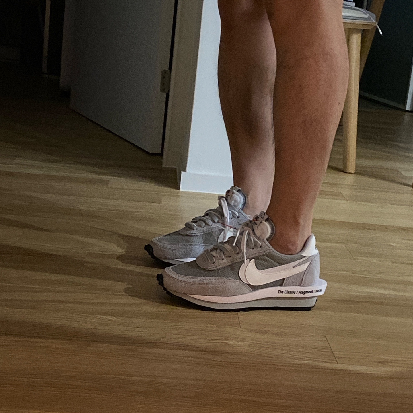 Nike x Sacai x Fragment LDWaffle Light Smoke Grey 착용 스타일 - 2