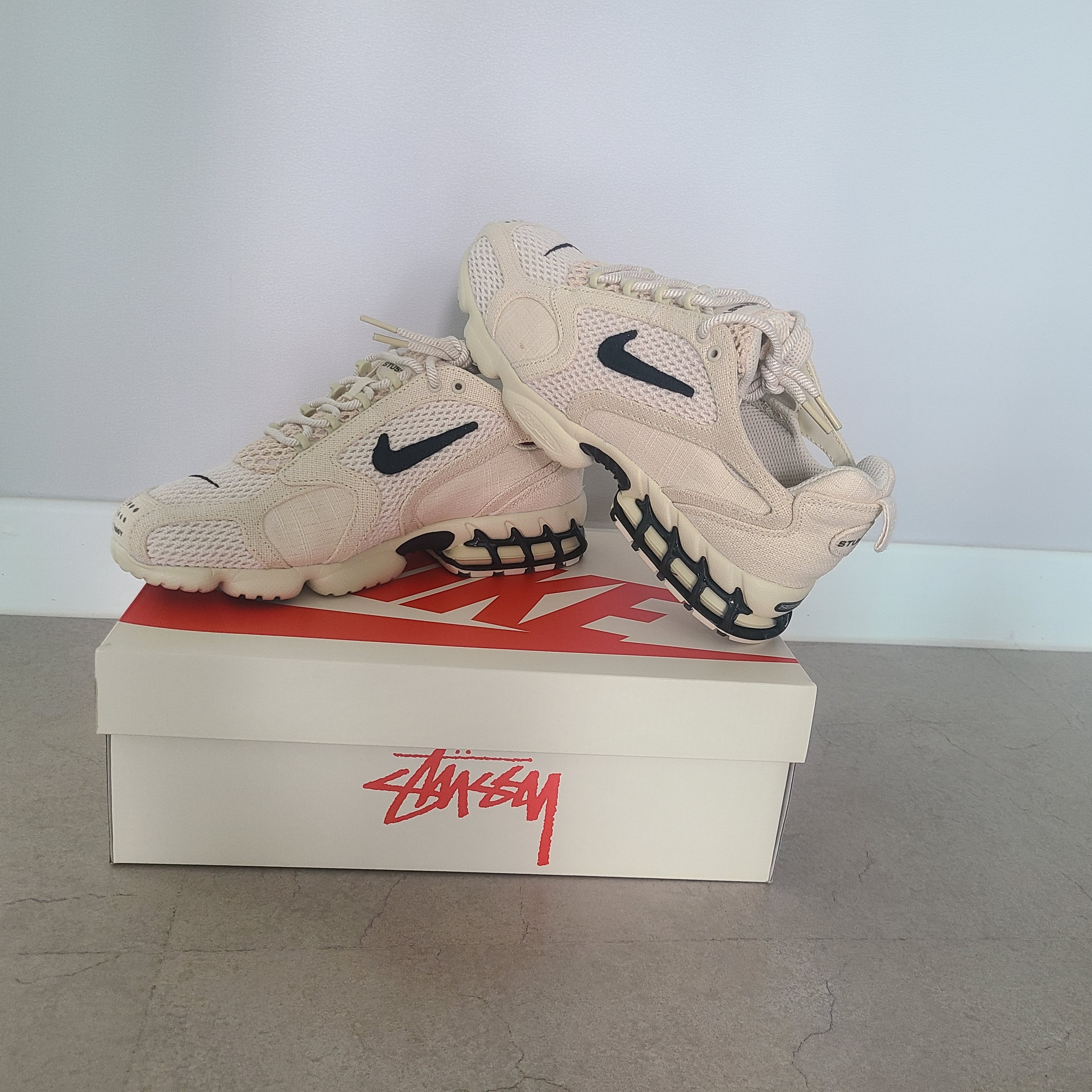 Nike x Stussy Air Zoom Spiridon Cage 2 Fossil 착용 스타일
