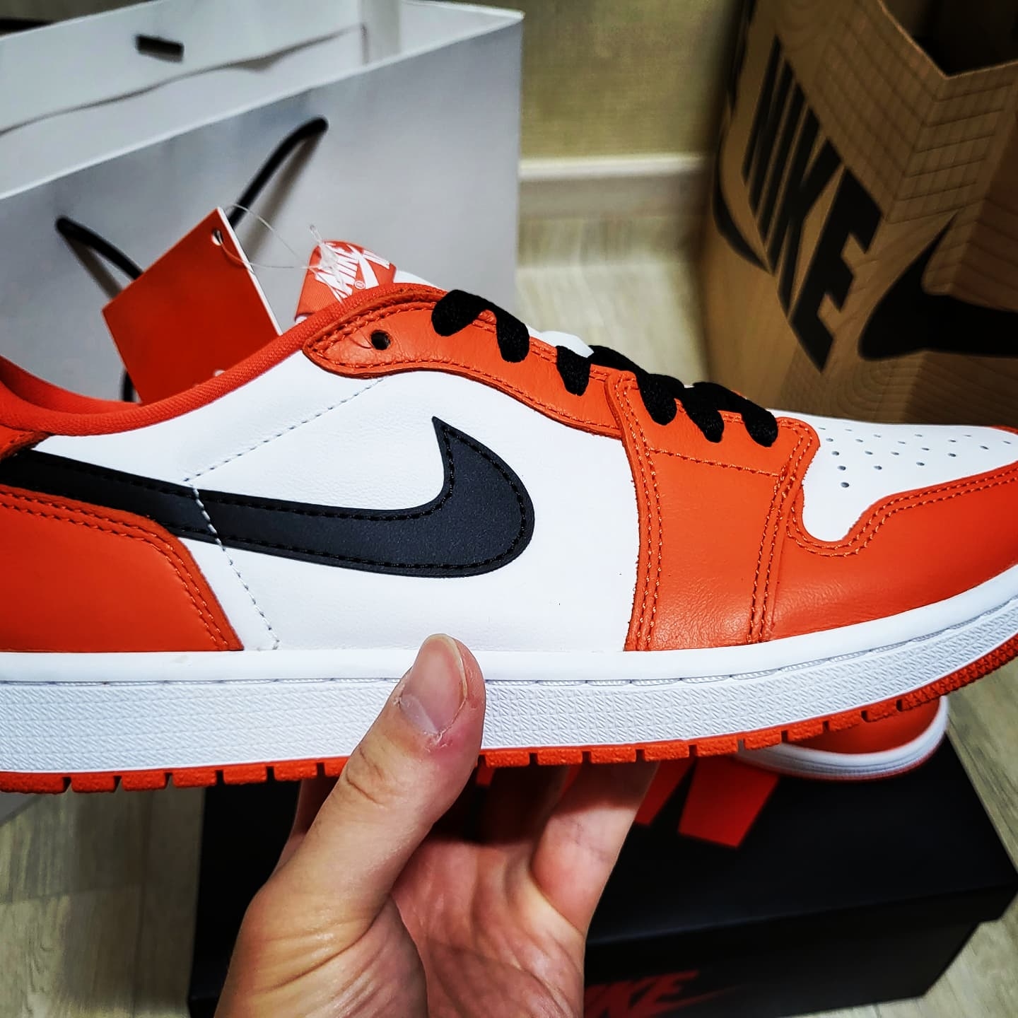 Jordan 1 Low OG Starfish 착용 스타일 - 4
