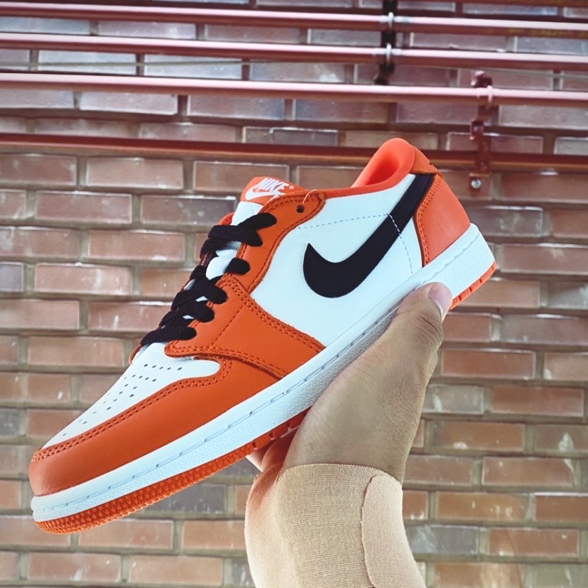 Jordan 1 Low OG Starfish 착용 스타일 - 1