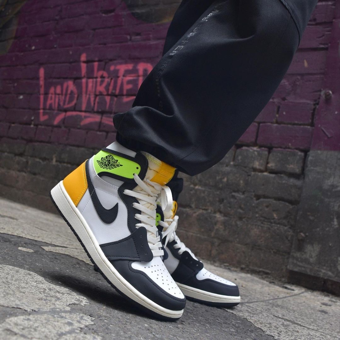 Jordan 1 Retro High OG Volt Gold 착용 스타일