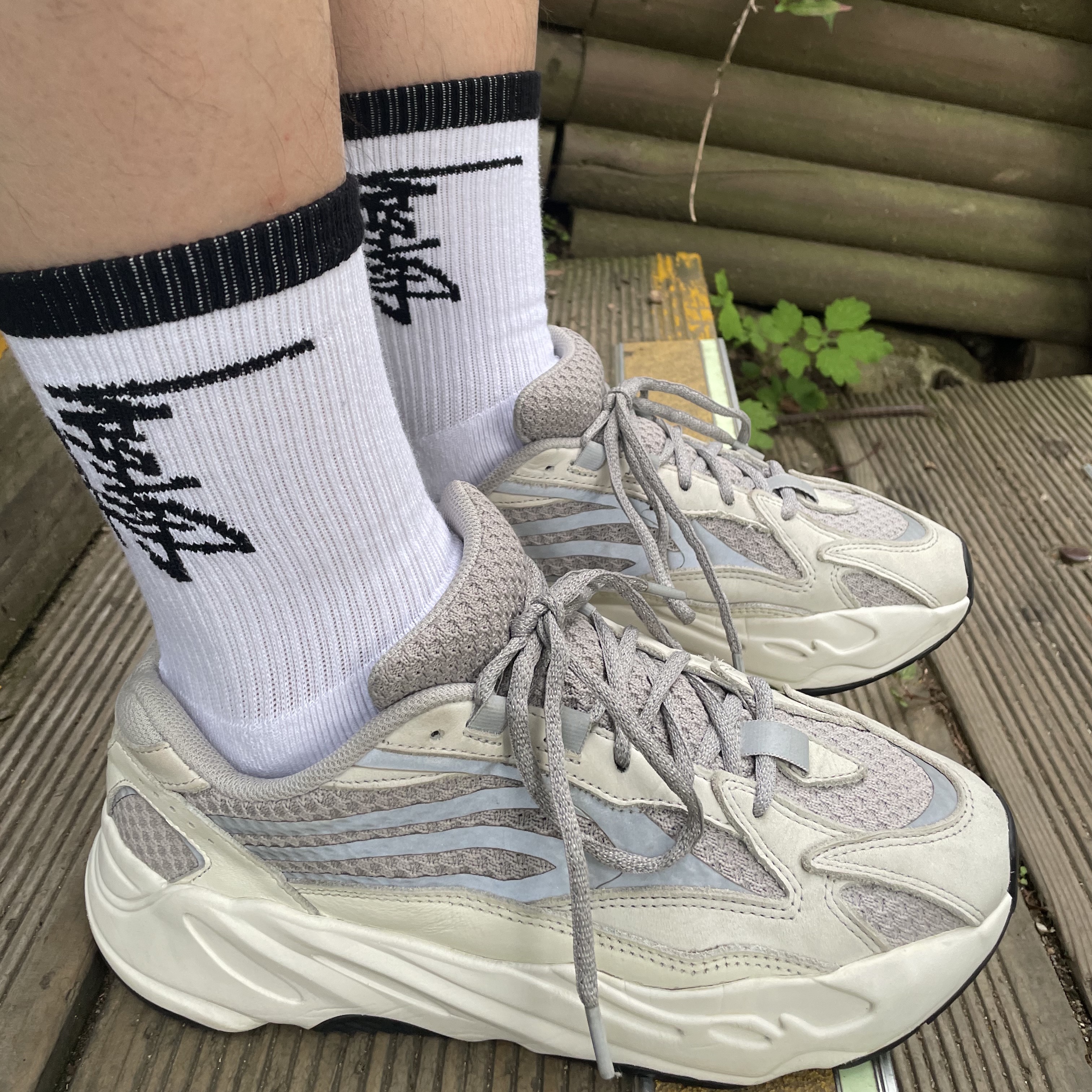 Adidas Yeezy Boost 700 V2 Static 2018 착용 스타일 - 5