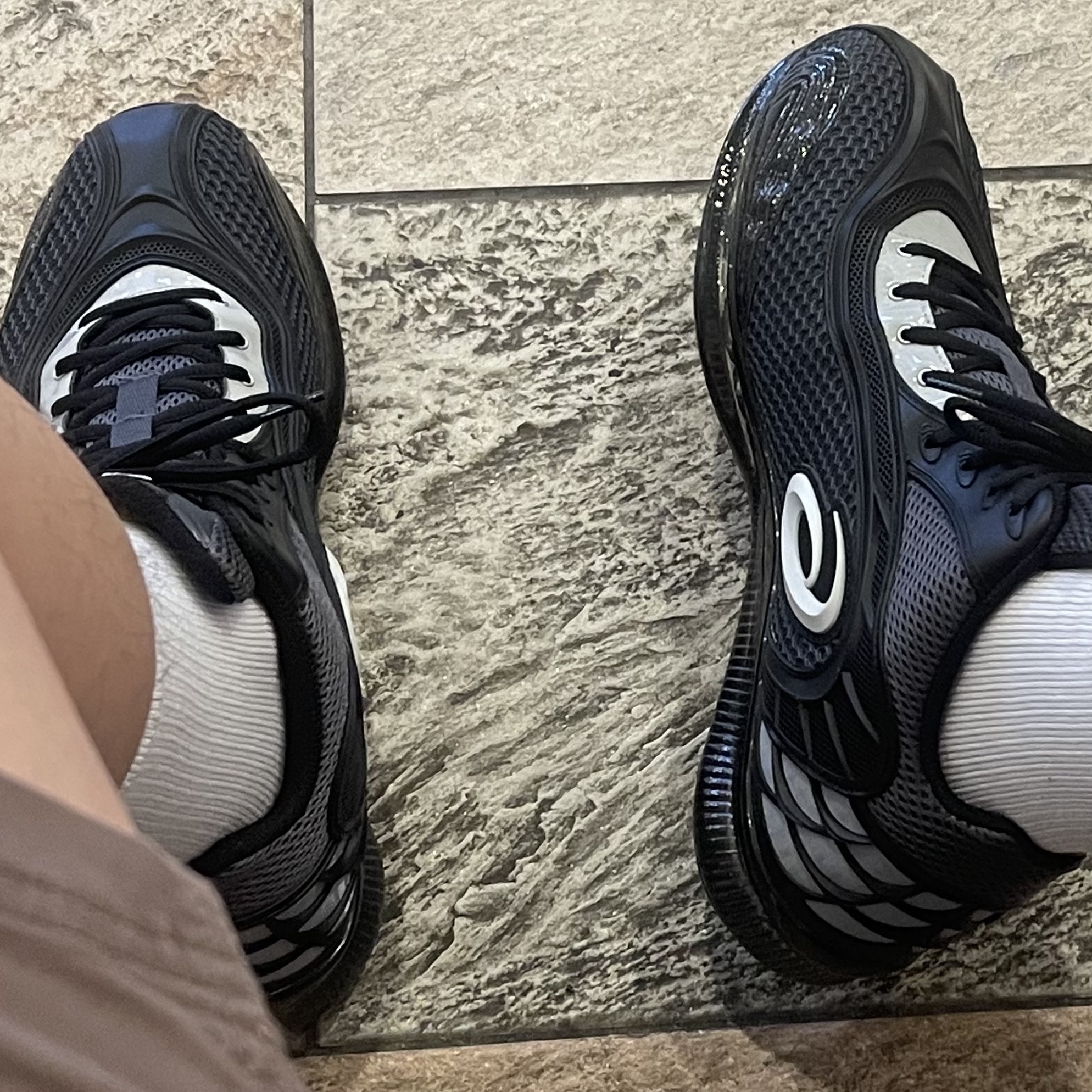 Asics x Kiko Kostadinov Gel-Sokat 2 Carrier Grey 착용 스타일