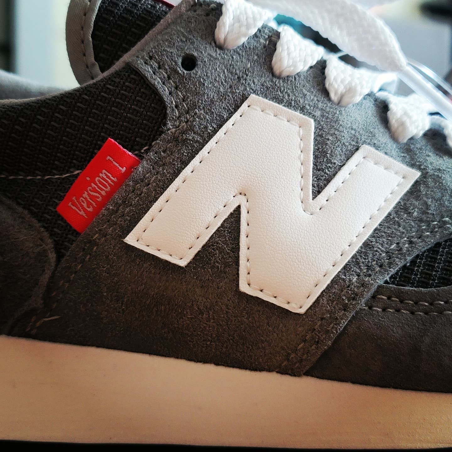 New Balance 990vs1 Made in USA Grey 착용 스타일 - 2