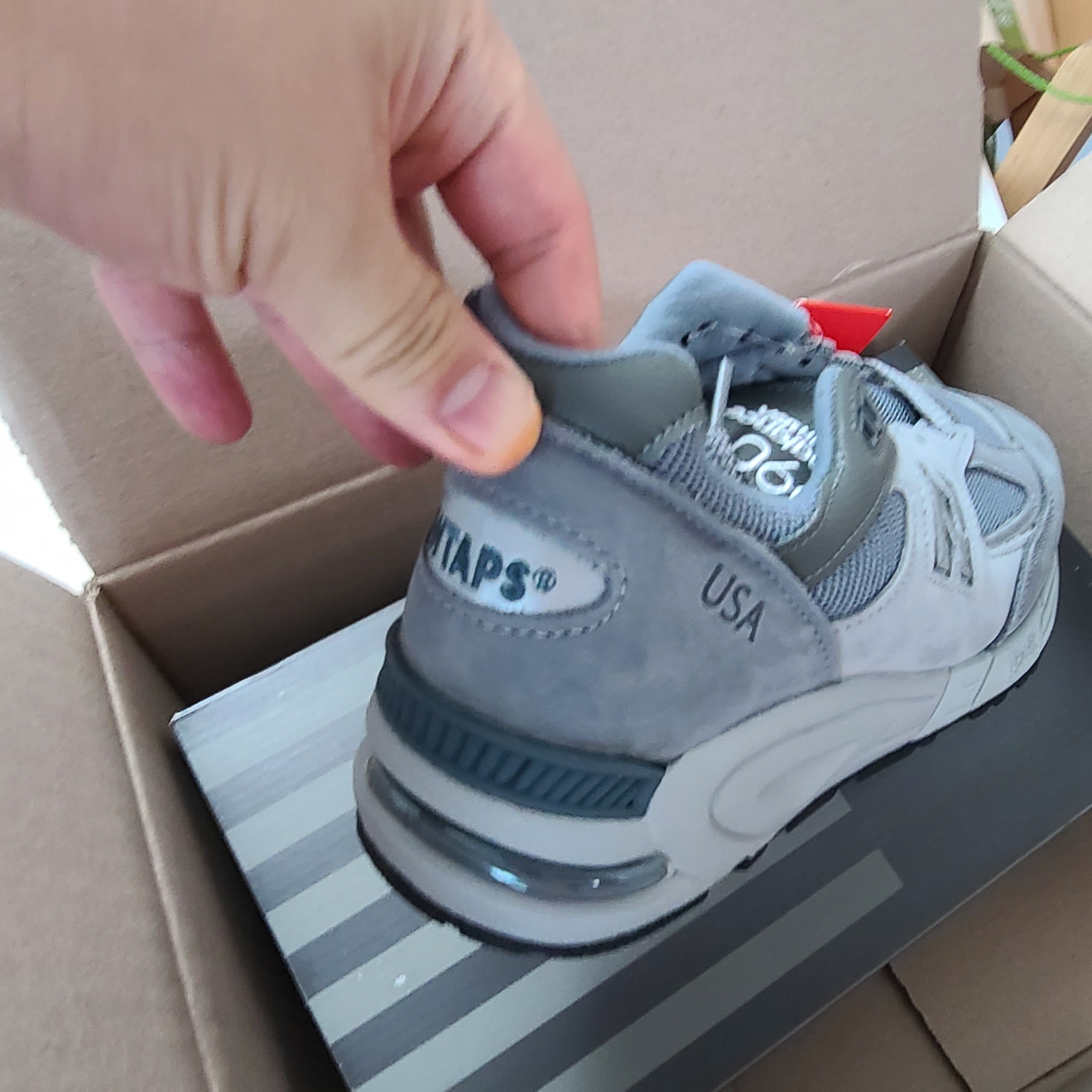 New Balance x WTAPS 990v2 Made in USA Grey 착용 스타일