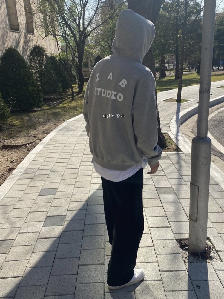 IAB Studio Hoodie Gray - 21SS 착용 스타일